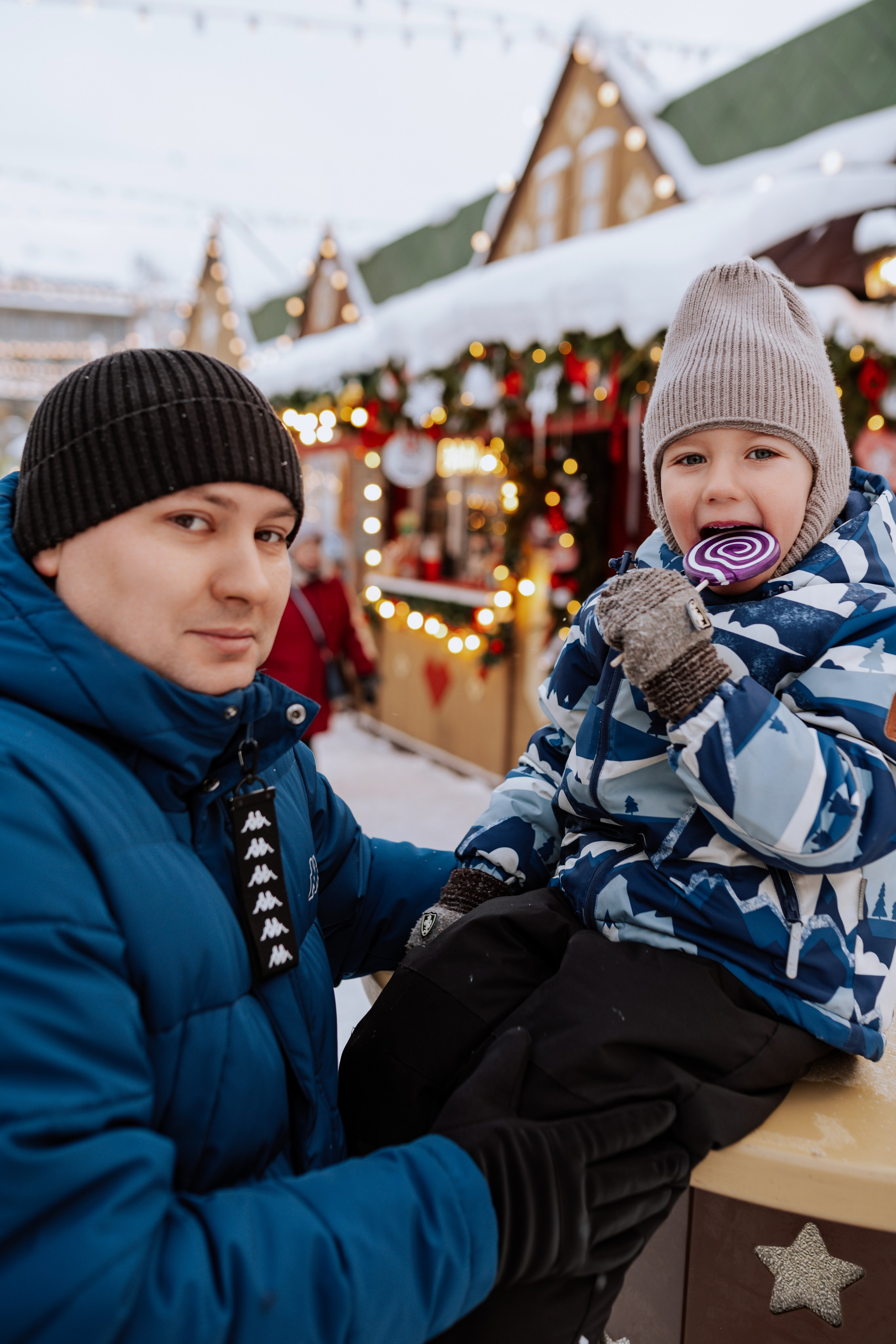 Семейная, Манежная площадь