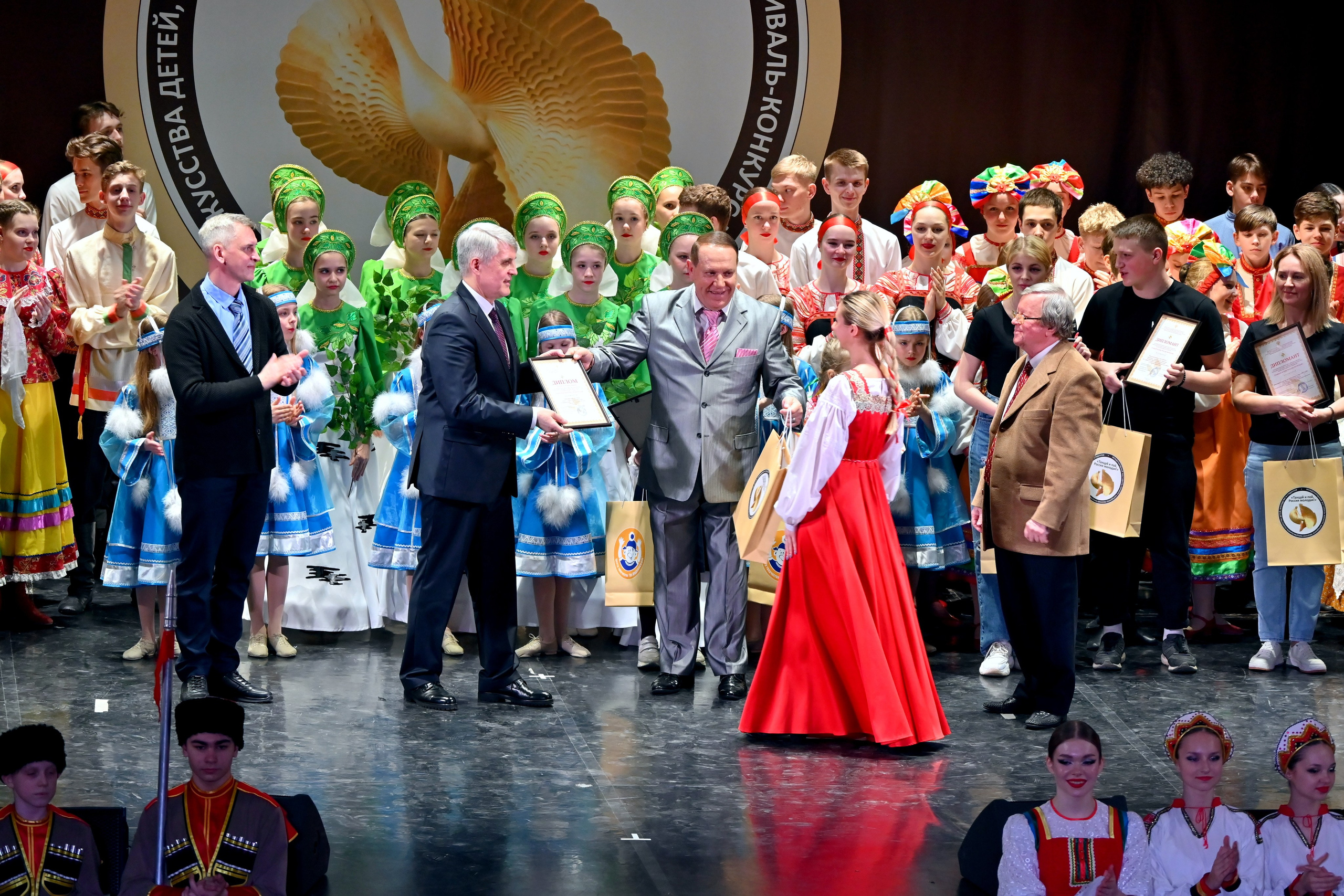 Гала-концерт. Танцуй и пой, Россия Молодая! 22.04.2024. Профессиональный фотограф в Москве Алёна Котова