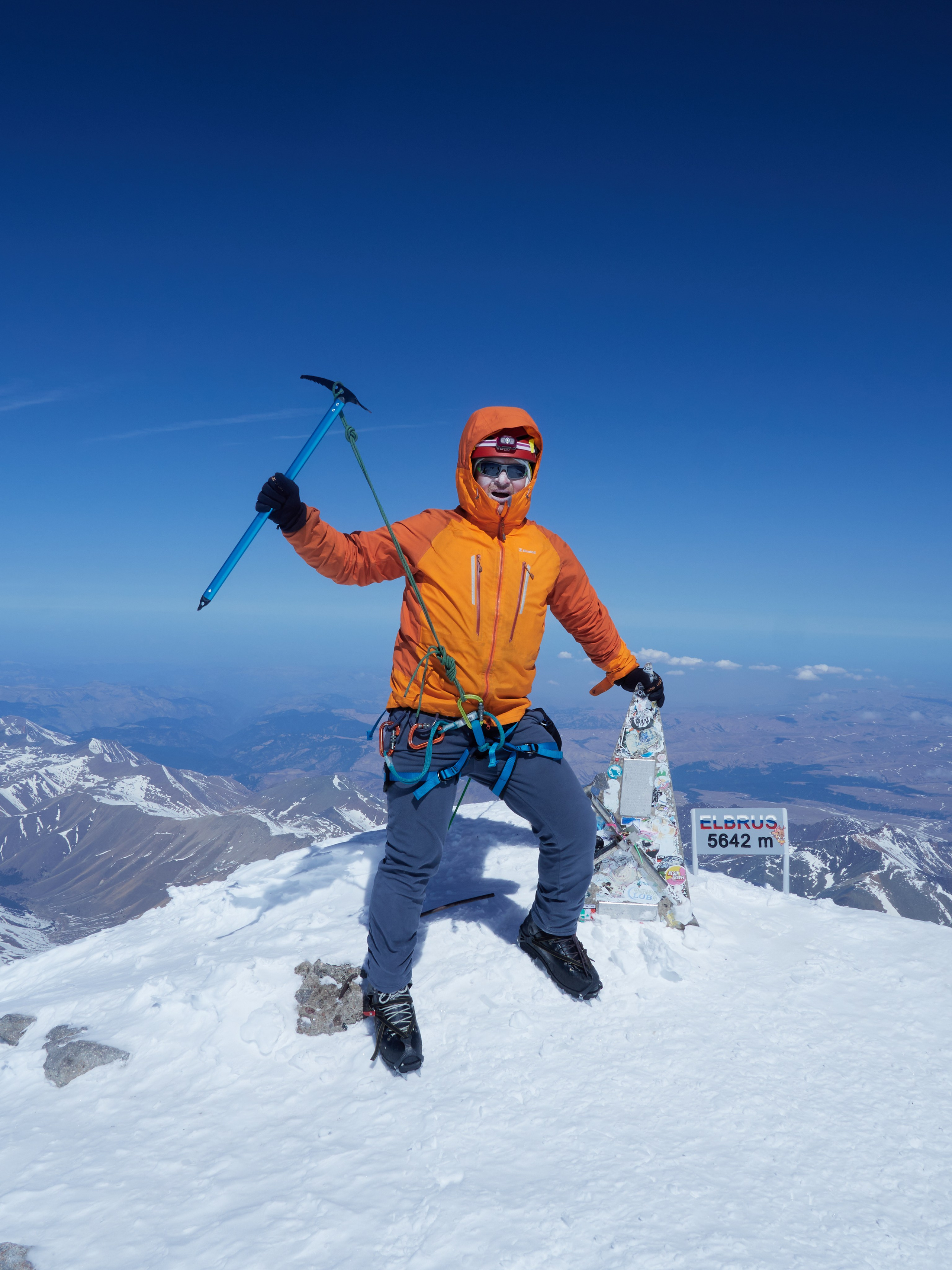 Съемка восхождения на Эльбрус. Горный, высотный Фотограф на Эльбрусе Георгий