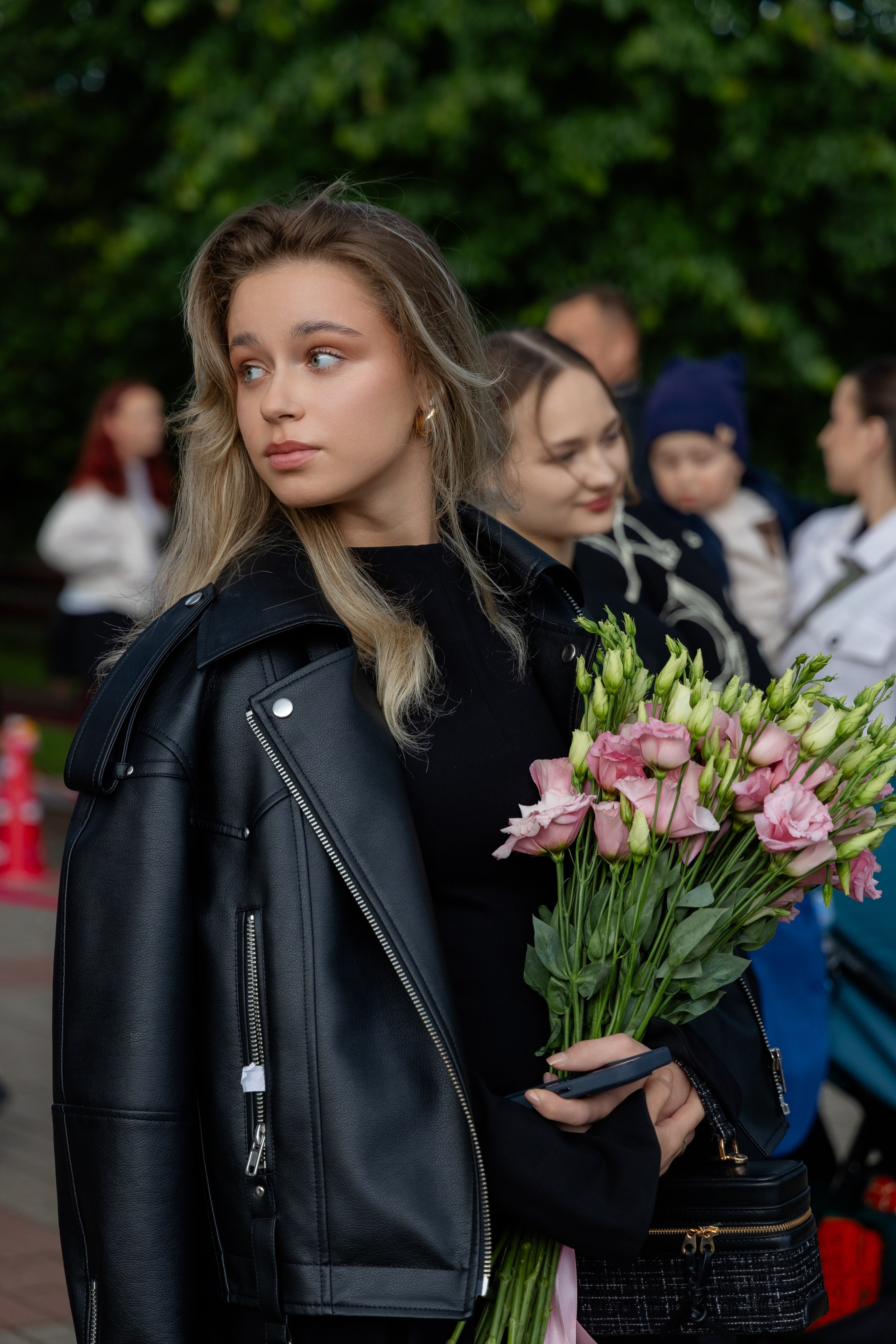 Школьный выпускной 2025 год в Минске, Беларуси. Свадебный фотограф в Минске/Беларуси Сергей Спиридонов