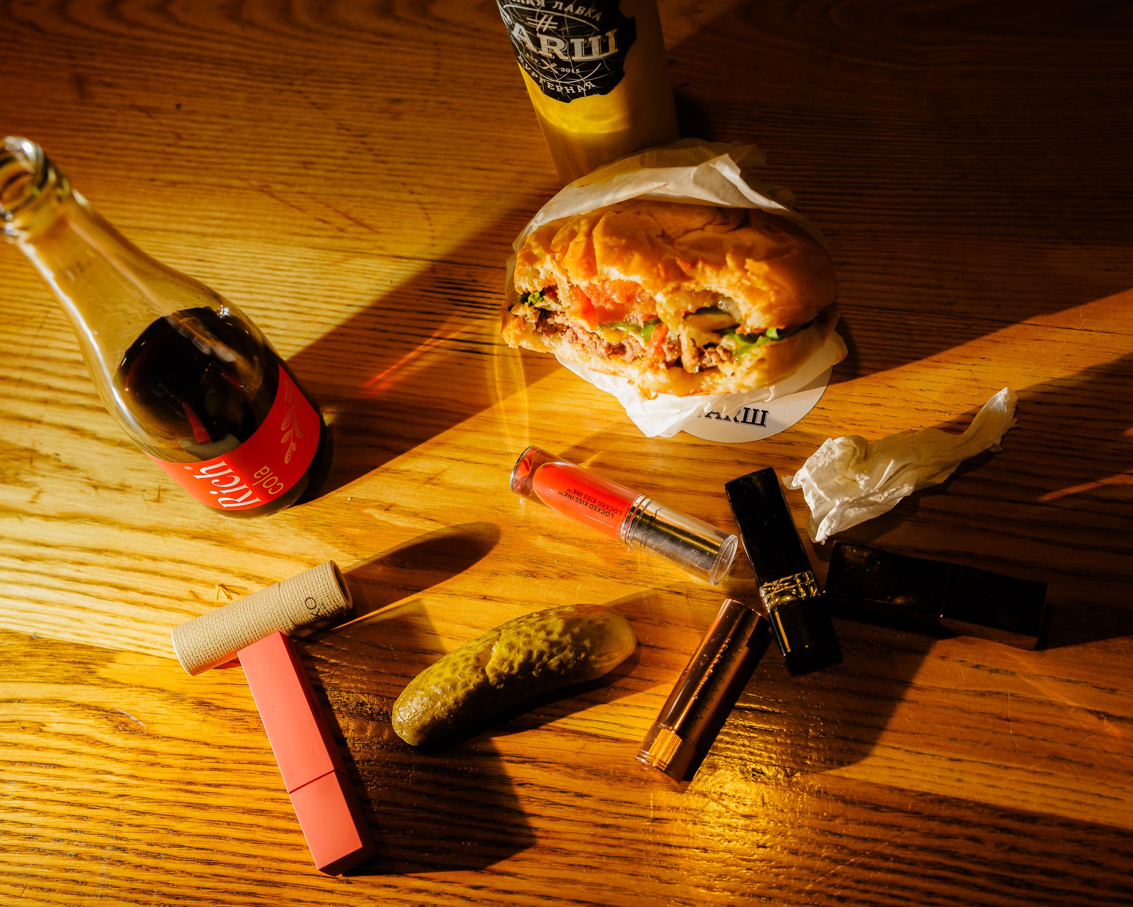 БУРГЕРЫ И ПОМАДА