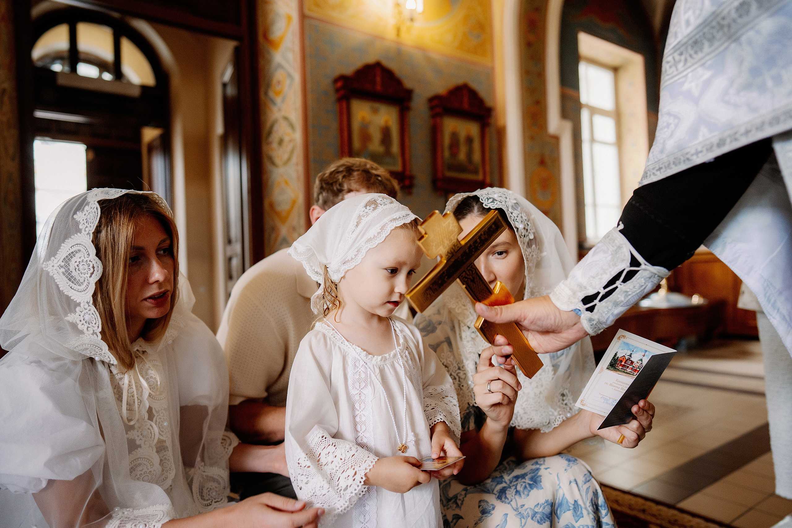 Крещение Эммы. Фотограф на Крещение и Венчание в Красноярске Рамазанова Юлия