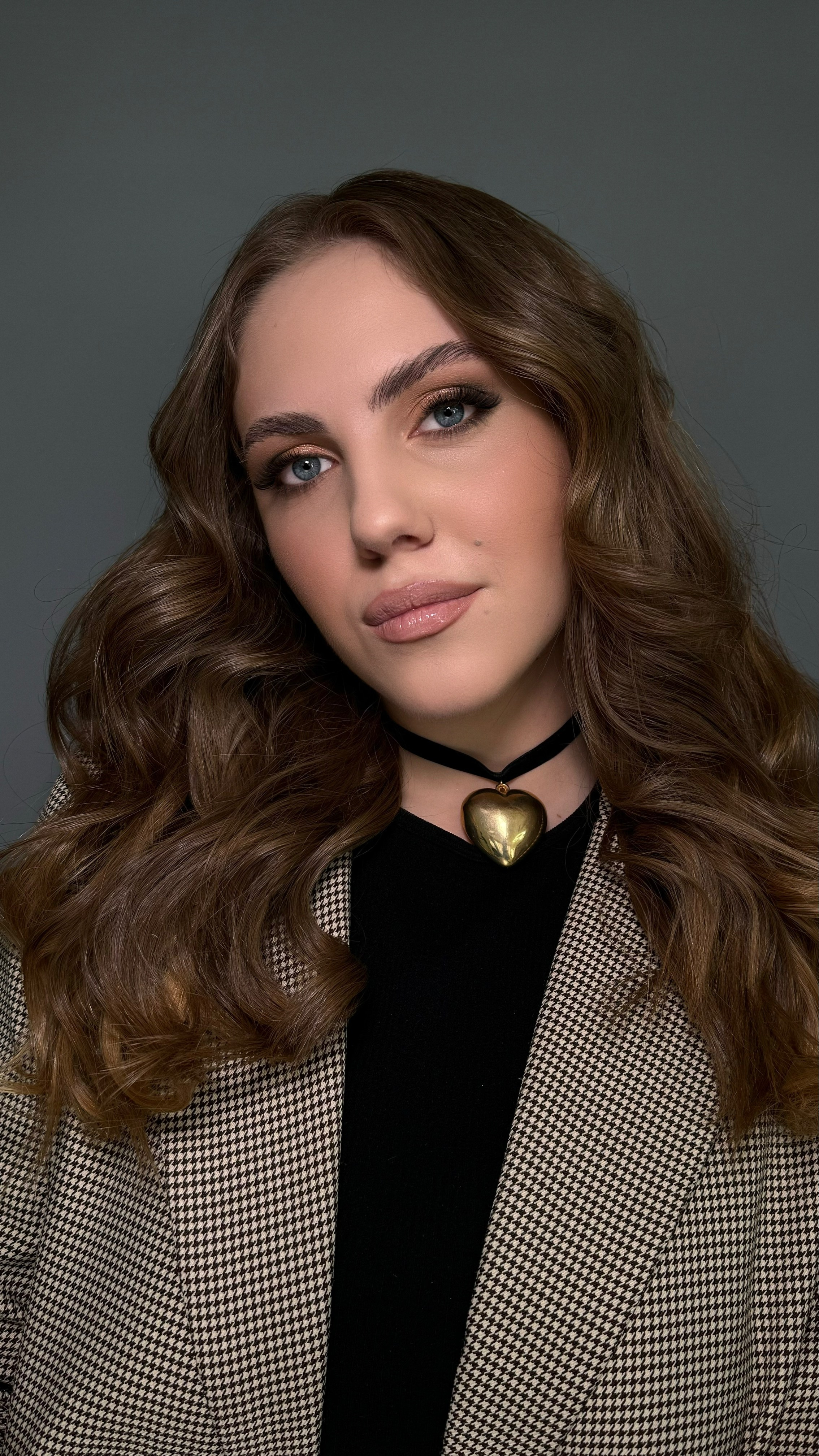 Образы. Студия визажистов, стилистов по прическам, бровистов и мастеров по ресницам