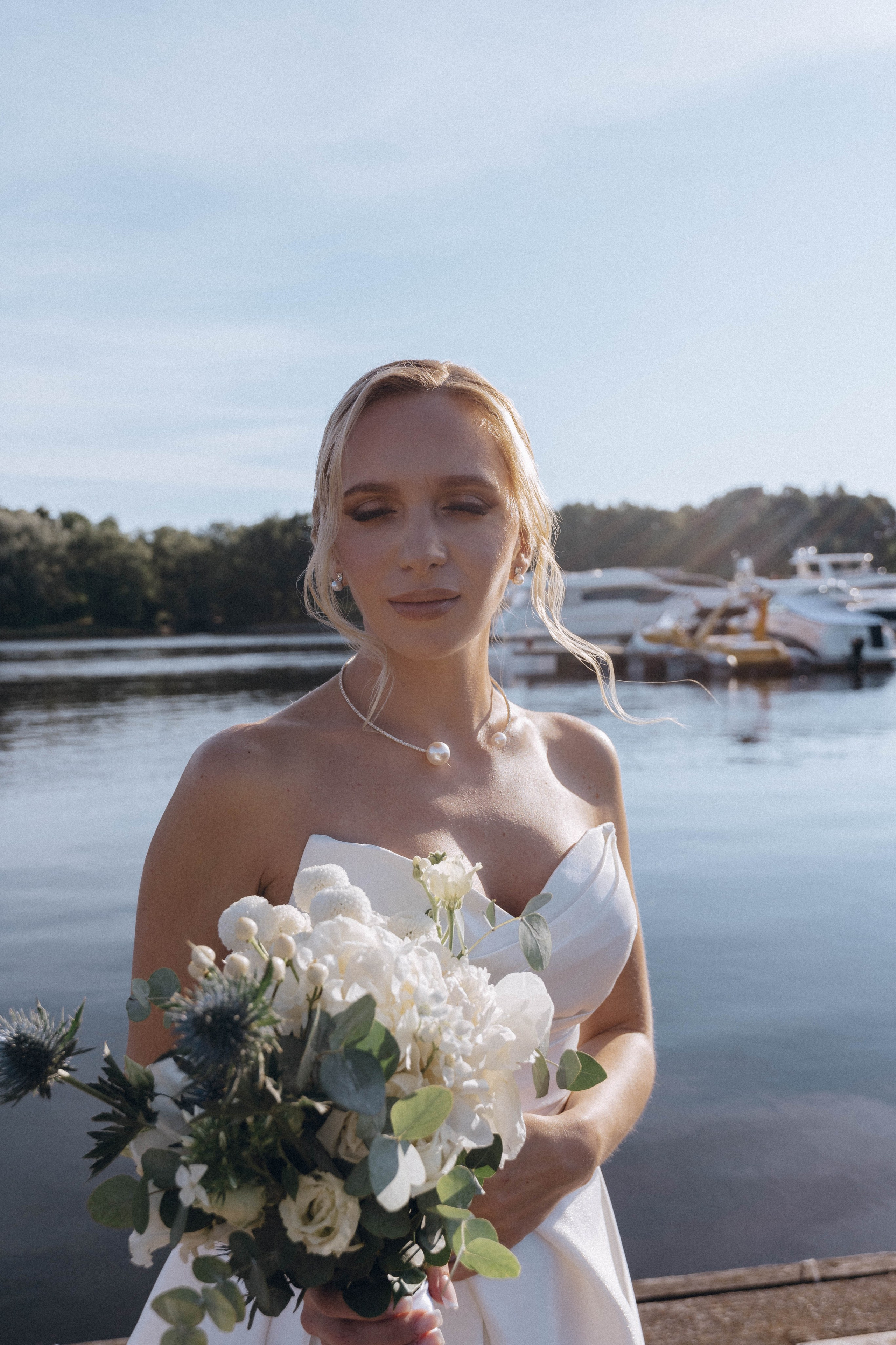 СВАДЕНБНАЯ СЬЕМКА НА КАТЕРЕ ПО КАНАЛАМ САНКТ-ПЕТЕРБУРГА И В АКВАТОРИИ НЕВЫ. Профессиональный фотограф, Санкт-Петербург — Виктория Богомолова