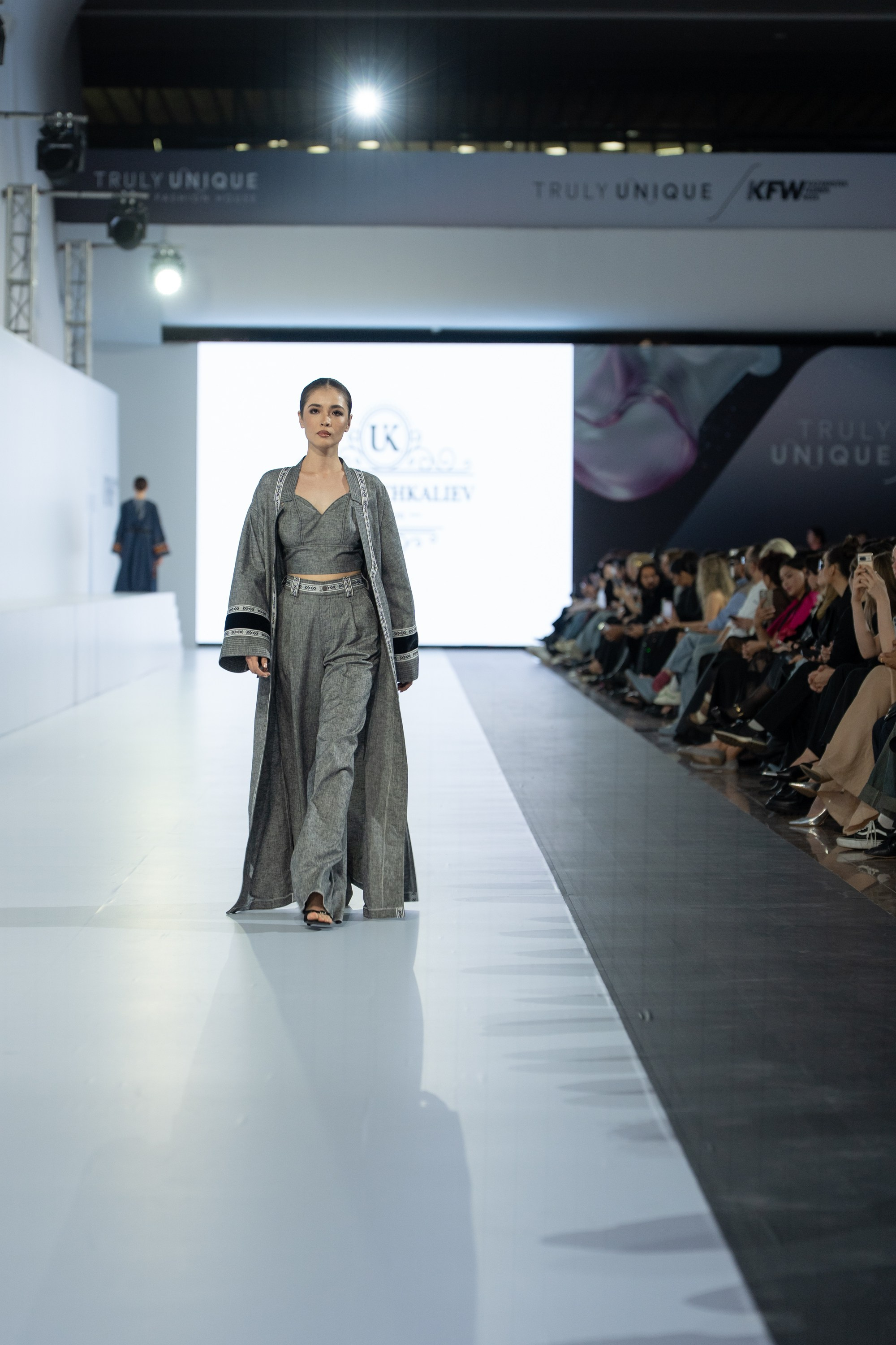 Umed Kuchkaliev. Сайт Алматинского НЮ АРТ, будуар и фэшн фотографа Дениса Карпенко