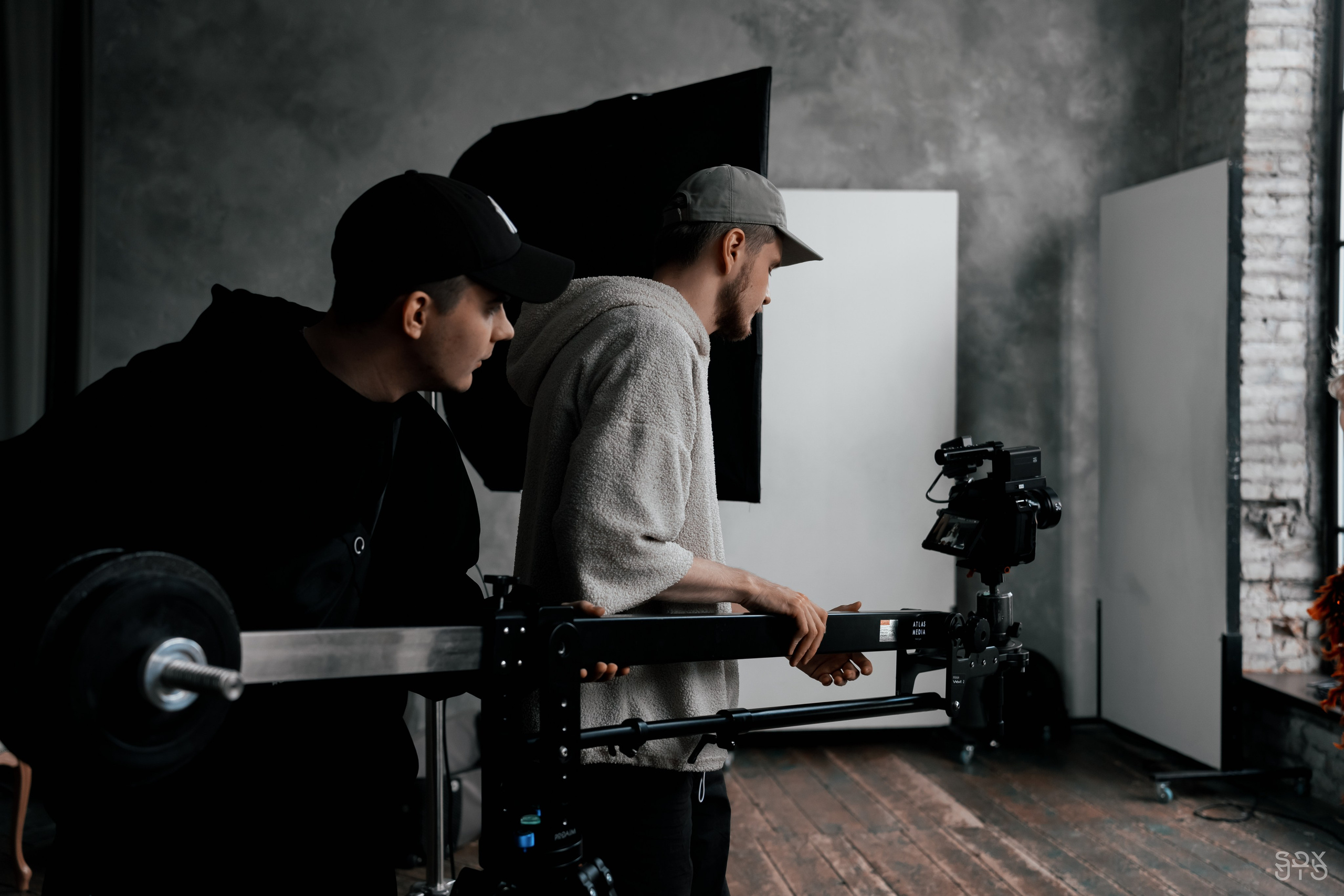 Видеопродакшн BACKED ROLL