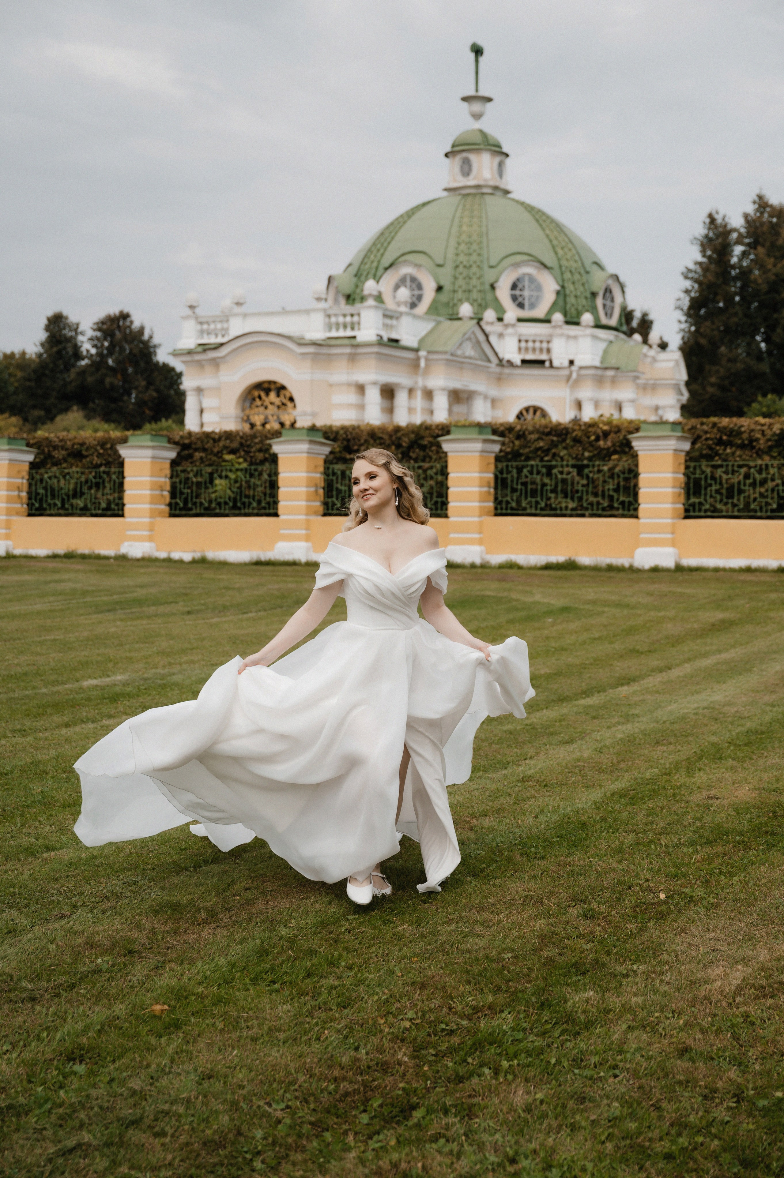 Илья и Ольга.Кусково. Свадебный фотограф Раменское-Москва