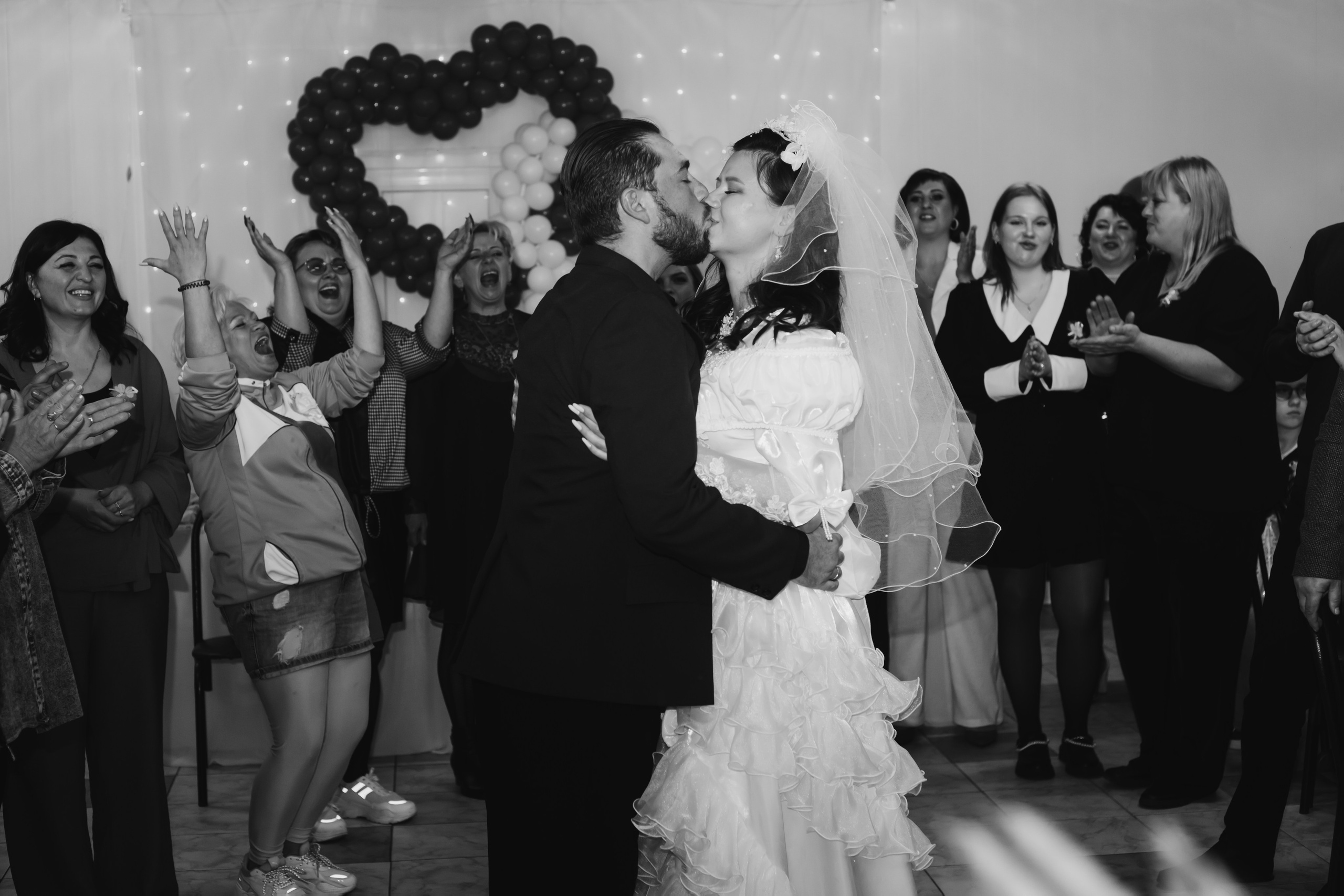 Свадебная фотосессия в стиле 90-х. Свадебный и семейный фотограф в Краснодарском крае Мария Данилкина