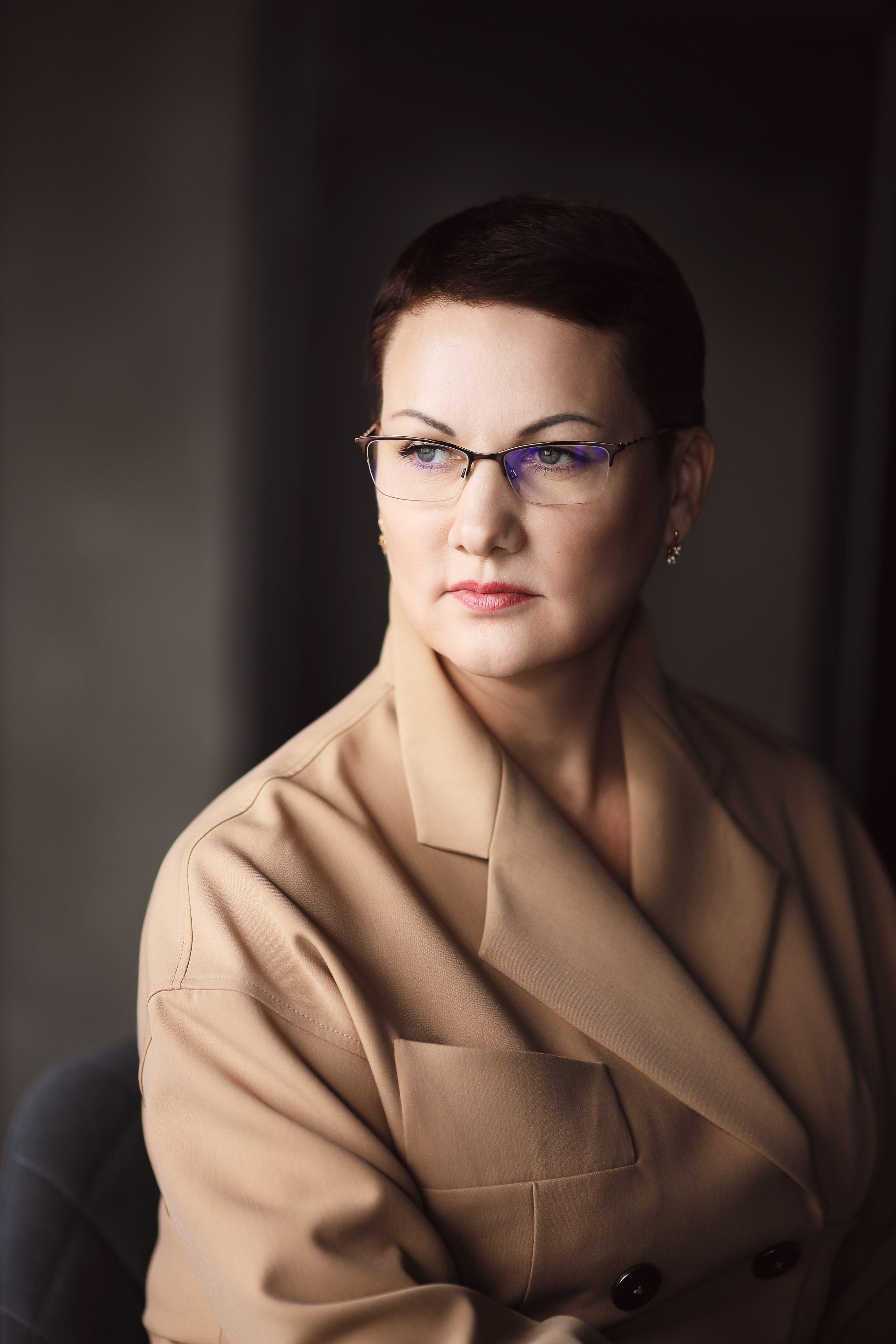 Деловые портреты в Москве: Профессиональная фотосессия для бизнеса. Профессиональный фотограф в Москве. Елена Шуваева