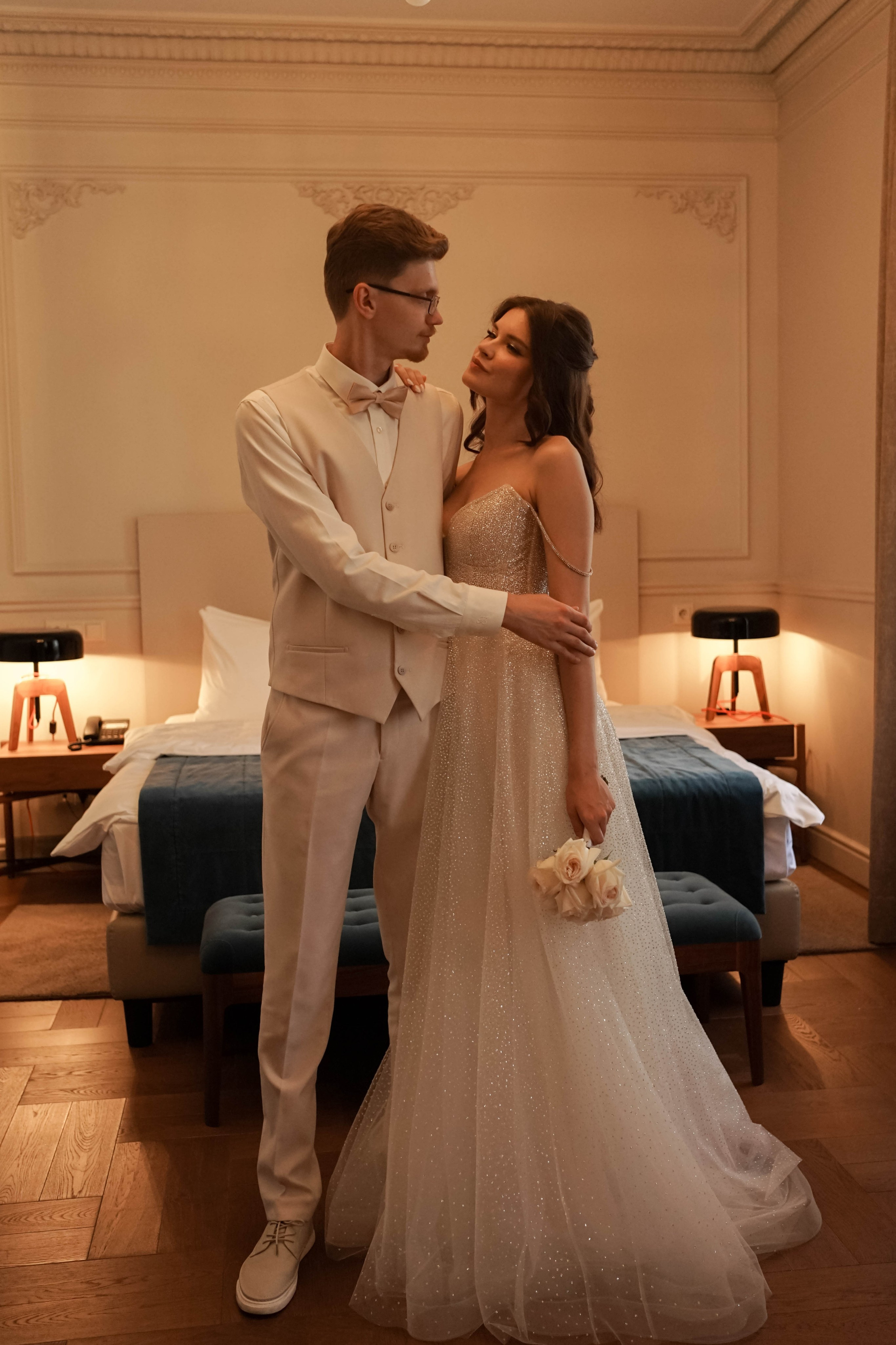 Яна и Никита: сборы в отеле, регистрация и банкет. Фотограф в Иркутске