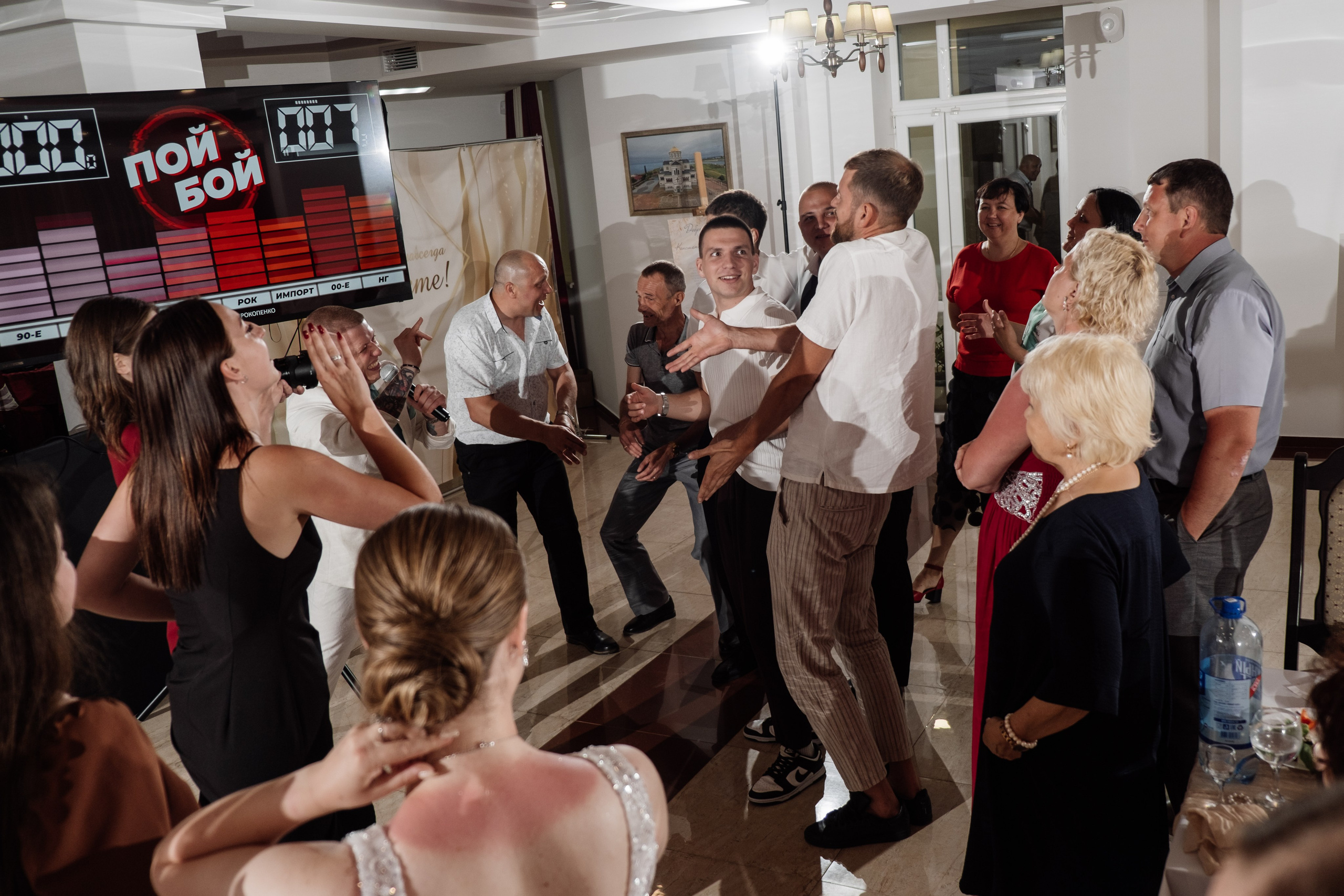 Свадебный ретопртаж. Профессиональная фотосъемка в Крыму. Натуральные эмоции и живые кадры. Забронируйте дату прямо сейчас!