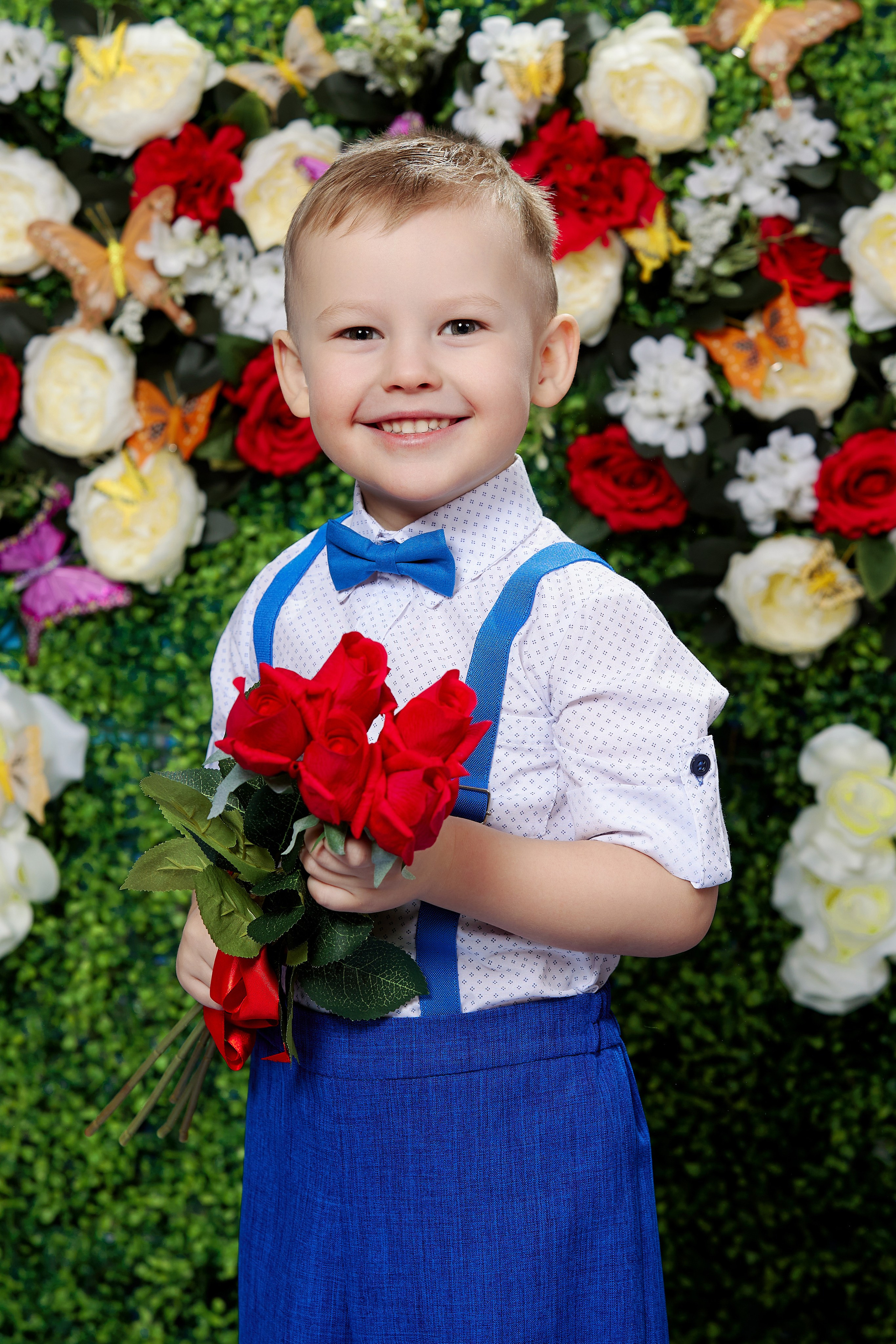 Цветы для мамы. Детская выездная фотостудия