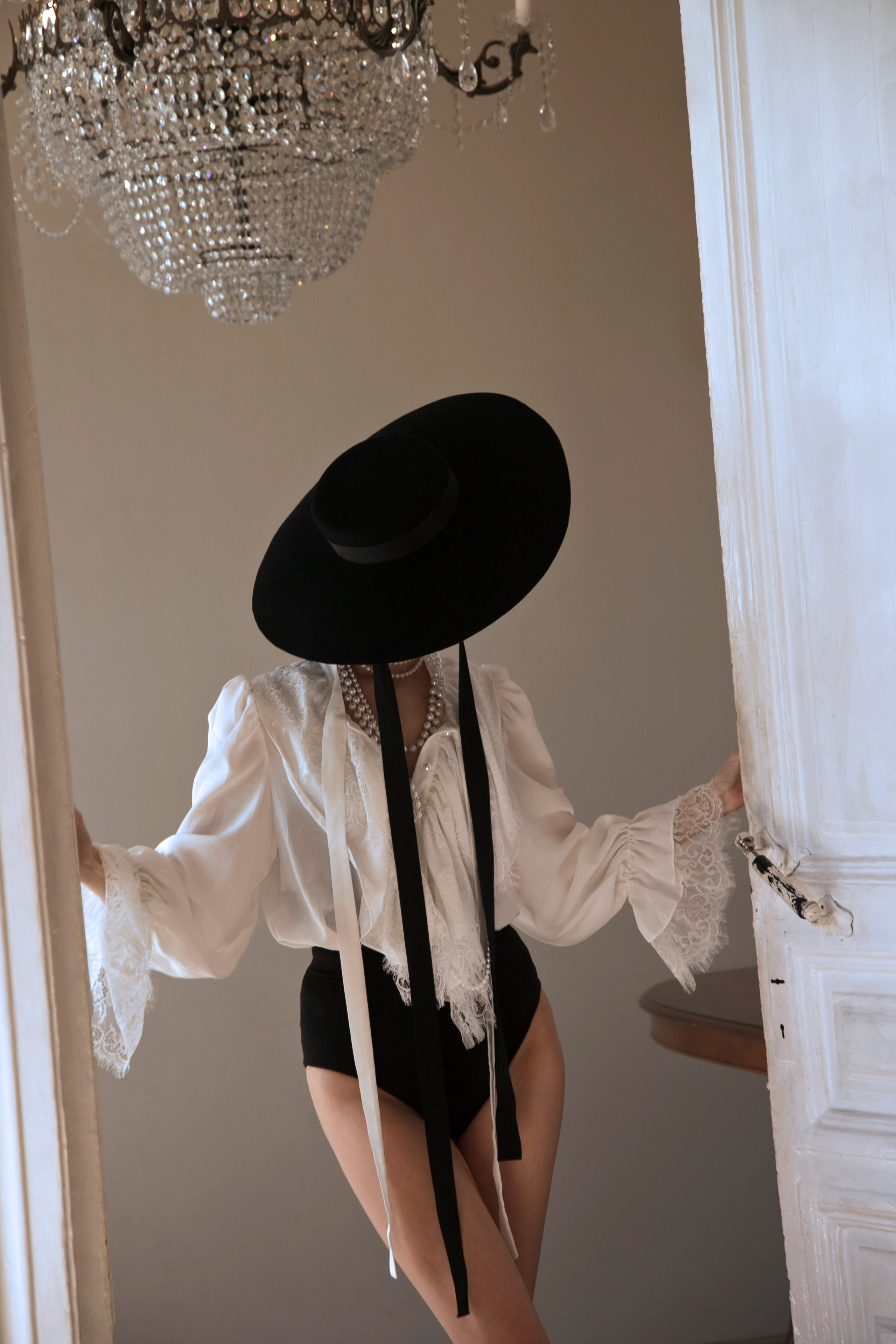 Женская фотосессия в особняке XIX века. Профессиональный фотограф в Москве