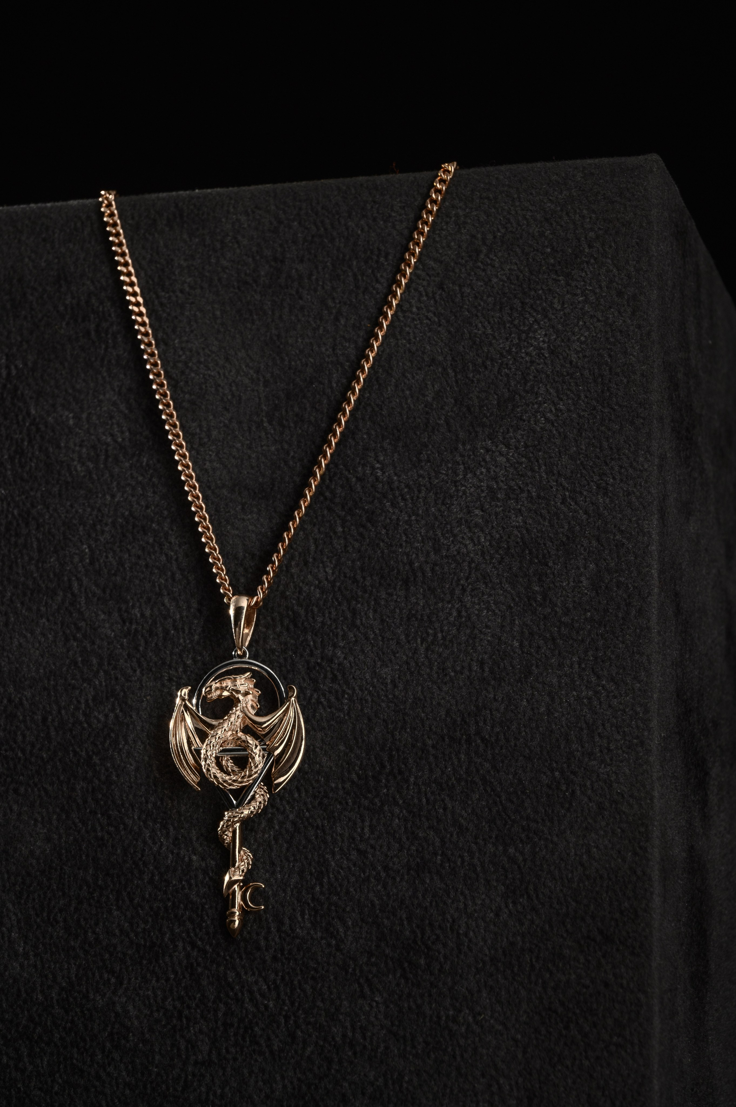 585 Золотой Евразия