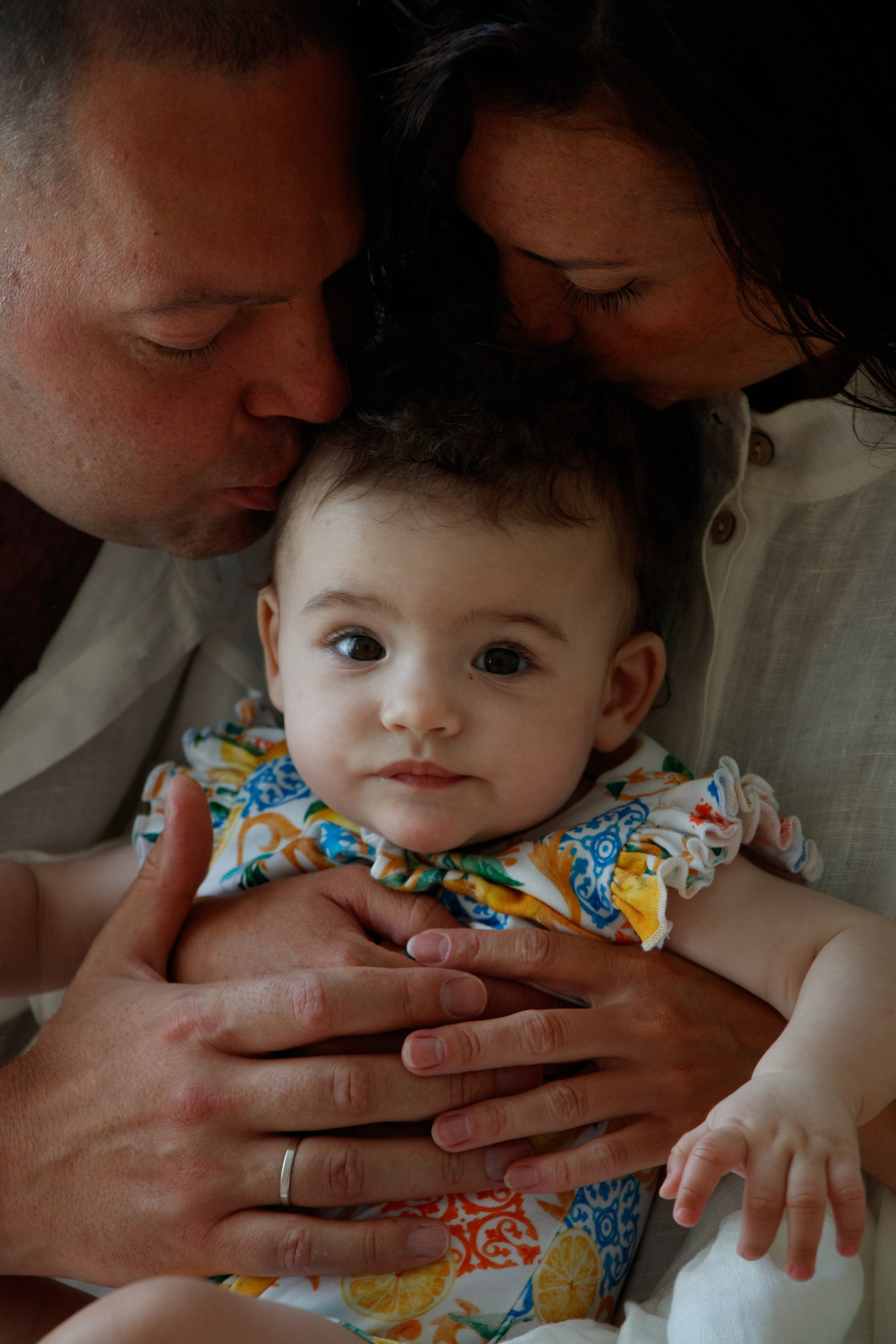 Семейная фотосессия с малышом в студии. Фотограф и ретушер в Ростове-на-Дону Вика Каен