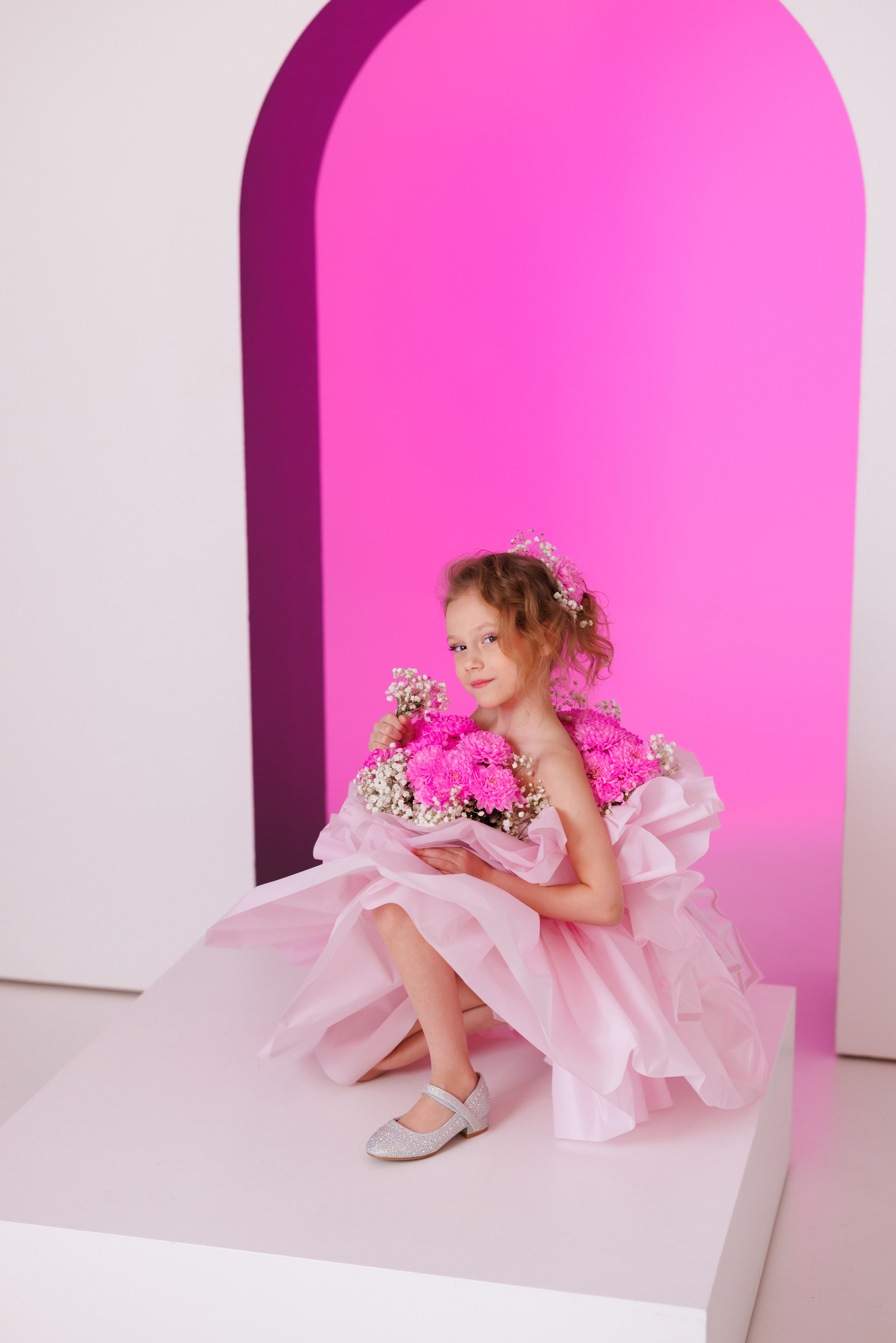 Фотосессия для девочек в форме букета с живыми цветами. Семейный и детский фотограф в Краснодаре Анна Трашкова