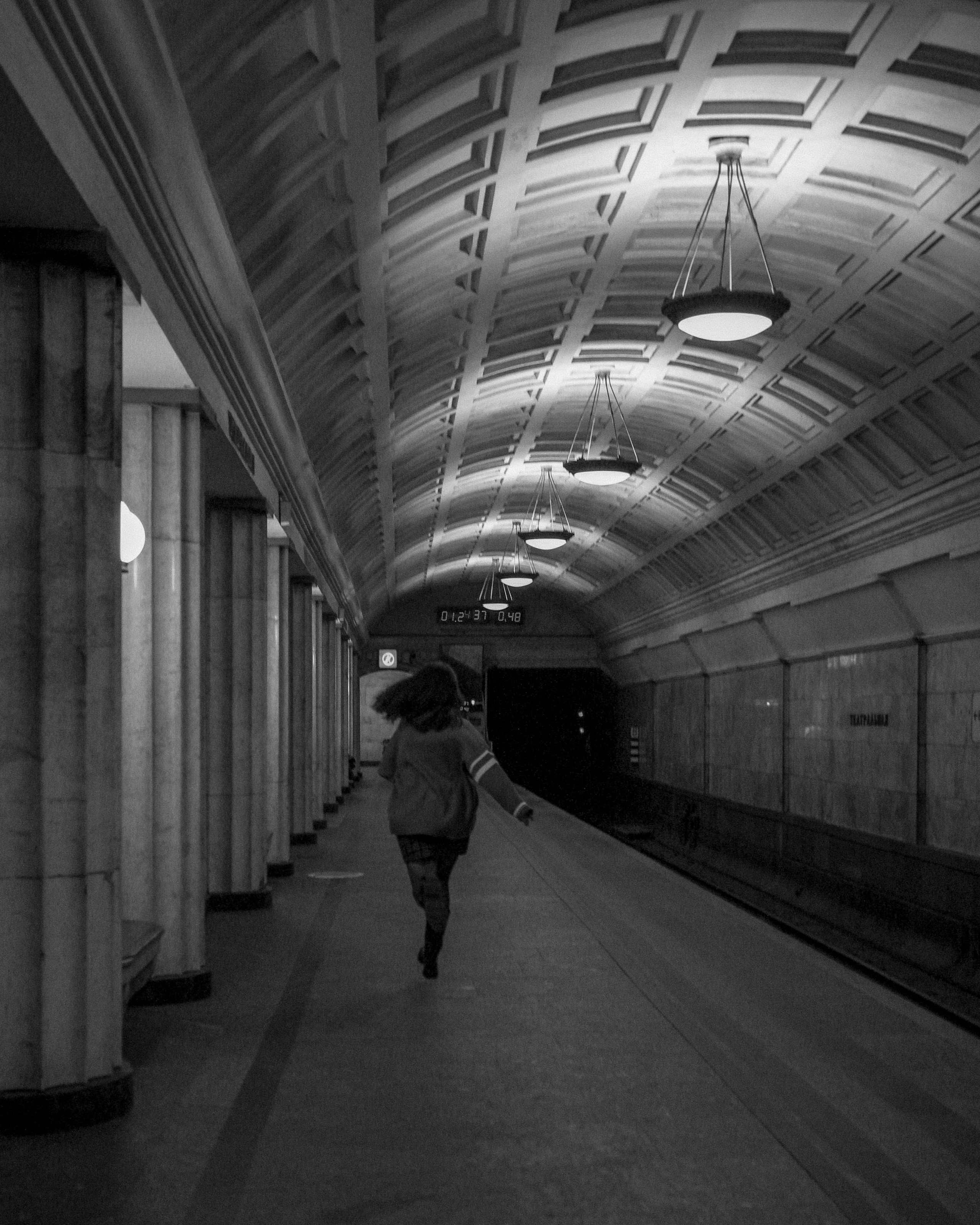 Метро. Фотограф Москва — личные фотосессии, лавстори в студии