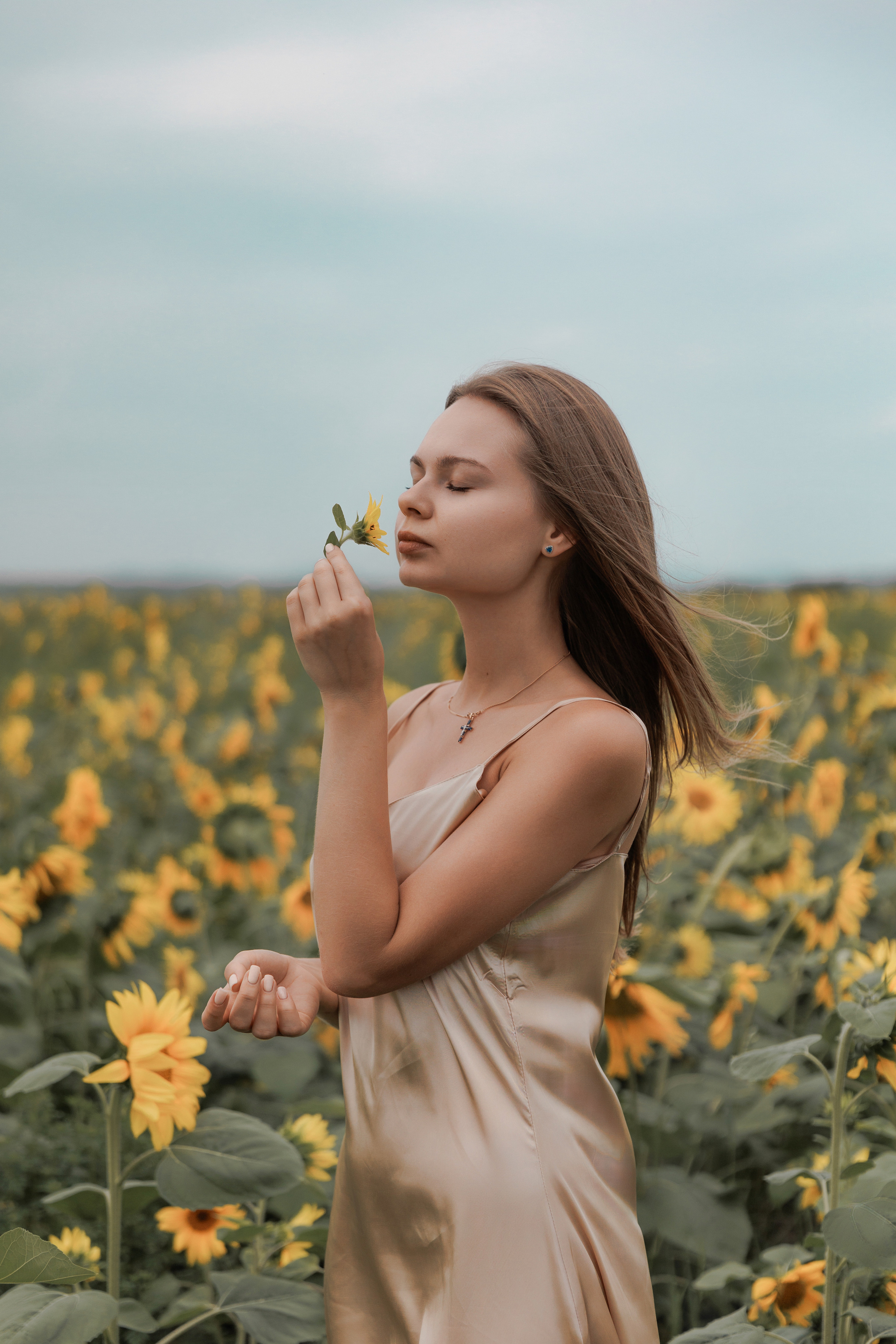 Любовь в подсолнухах и пшенице. Фотограф женского портрета, беременности и материнства Харькова Елена