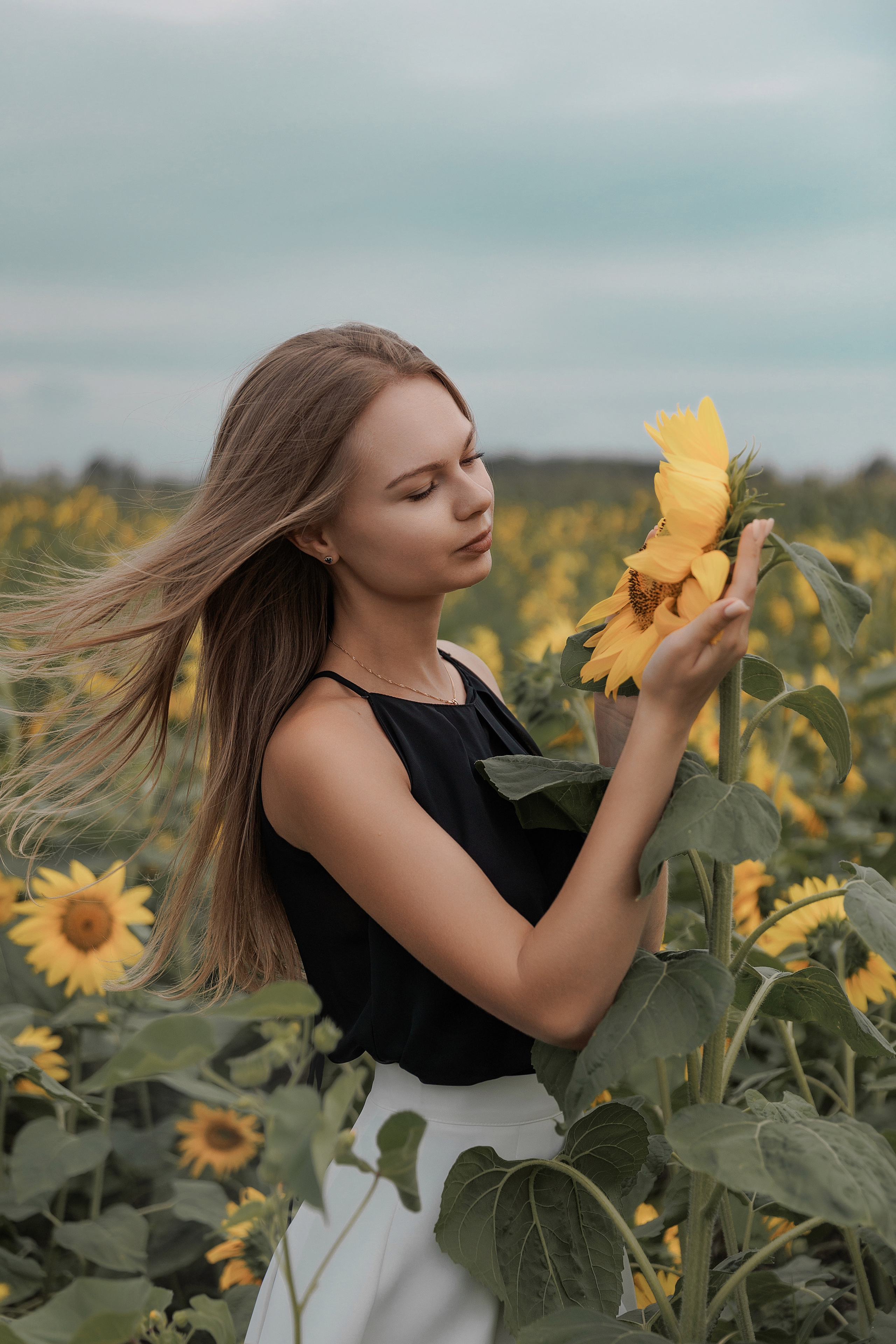 Любовь в подсолнухах и пшенице. Фотограф женского портрета, беременности и материнства Харькова Елена