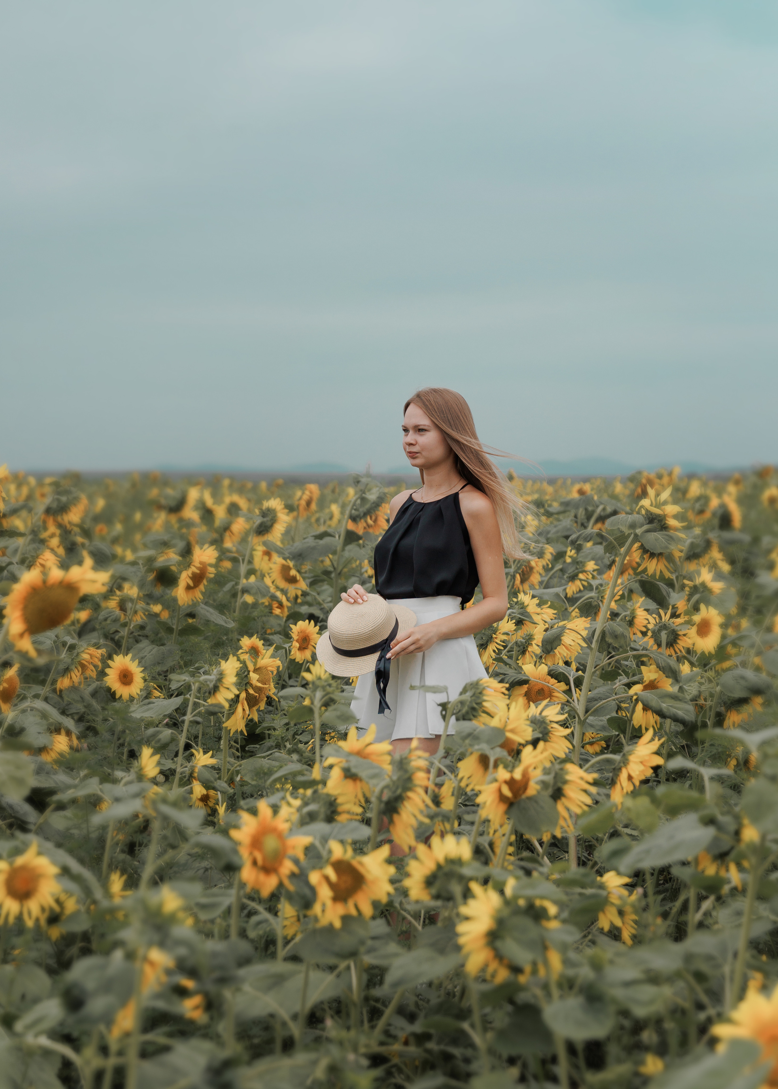 Любовь в подсолнухах и пшенице. Фотограф женского портрета, беременности и материнства Харькова Елена