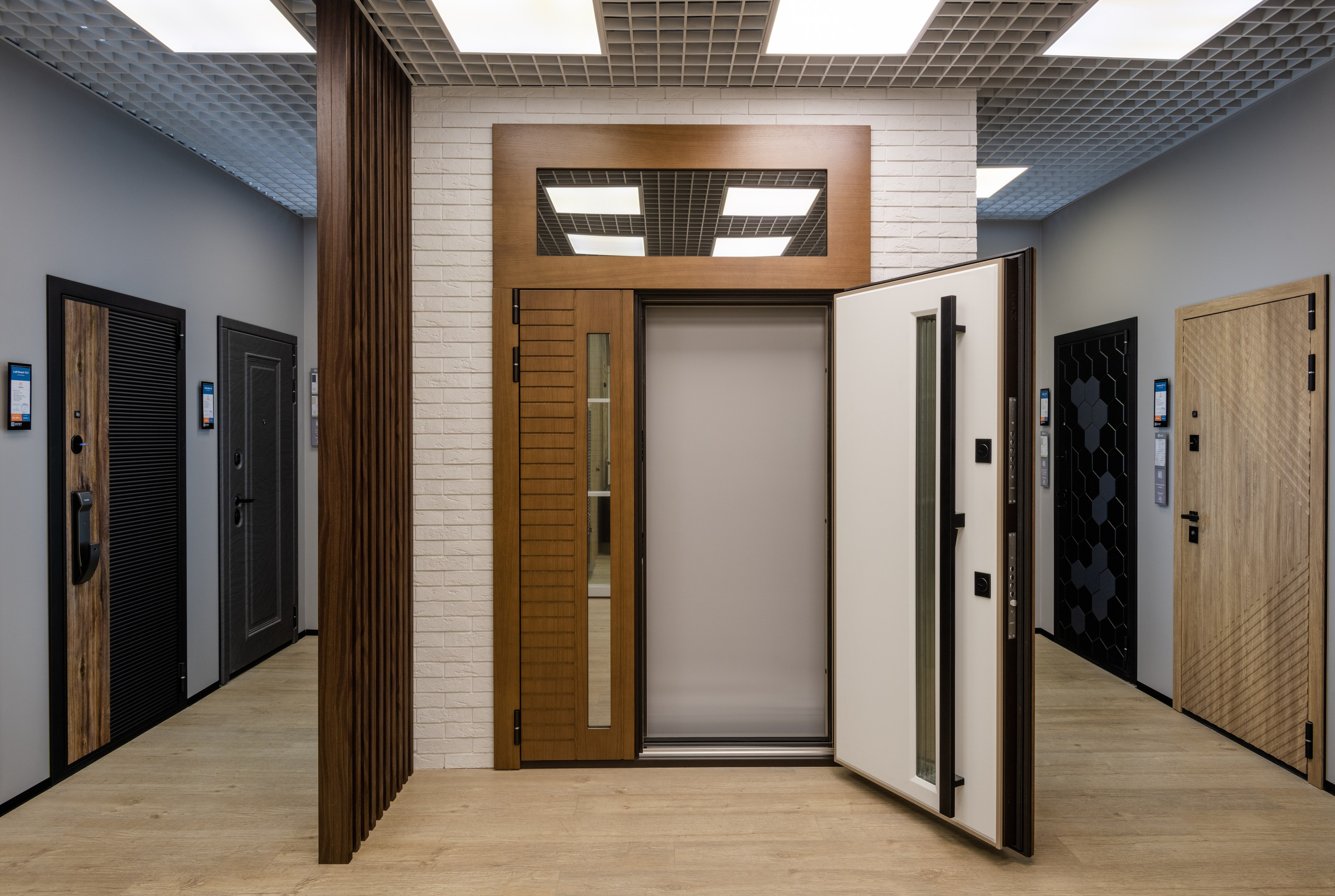 Фотосъёмка сети магазинов дверей — кейс | Роман Свободный. Роман Свободный — интерьерная и архитектурная съёмка, Москва и МО