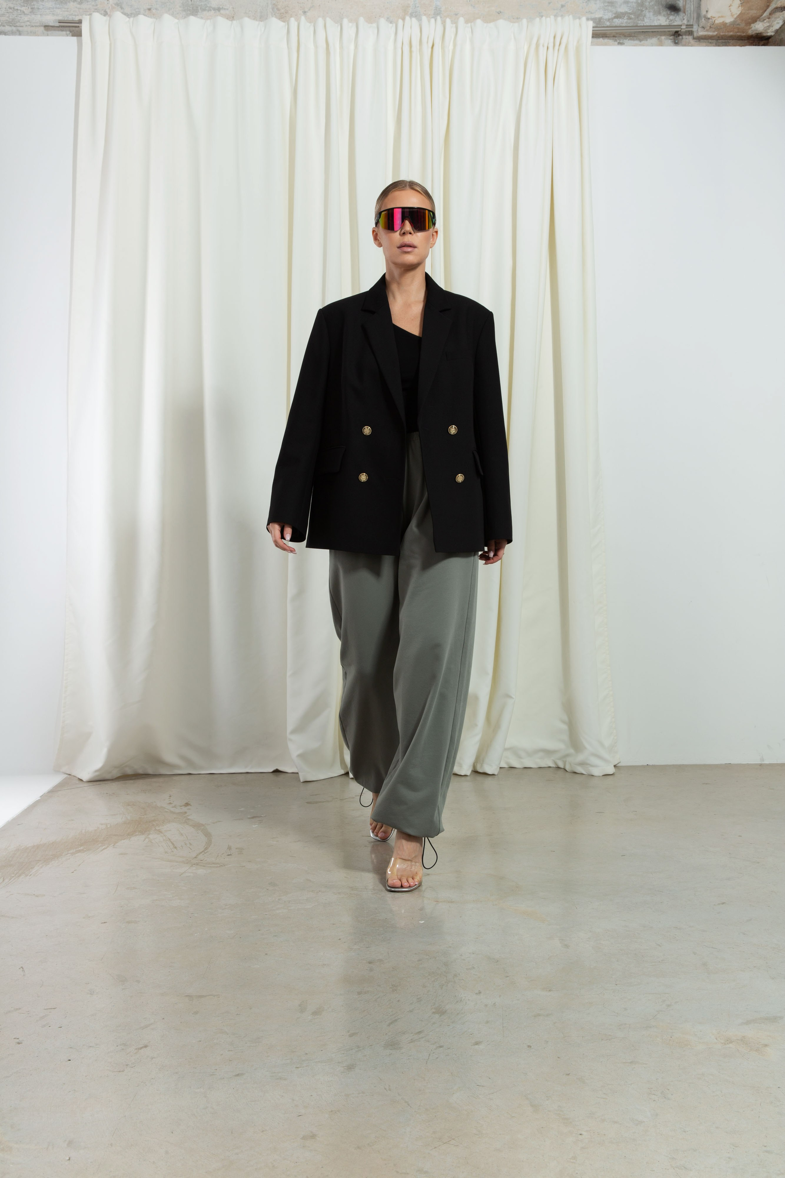 Фотосъемка стильных луков для маркетплейса и шоу-рума. Свадебный и портретный фотограф в Санкт-Петербурге Надежда Чечулина