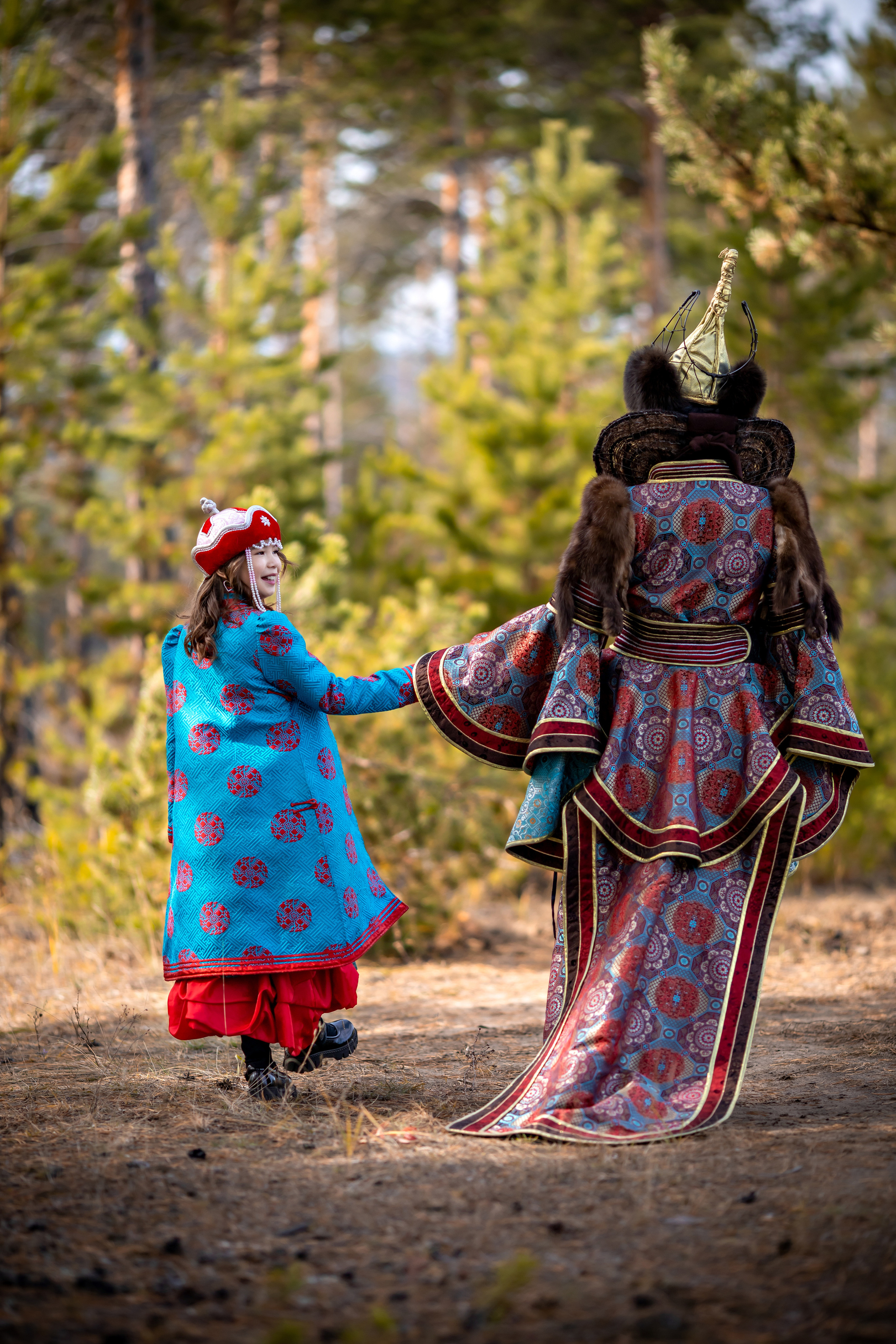 В национальных костюмах. Организую и проведу любые фотосессии в солнечной Бурятии, в Улан-Удэ!