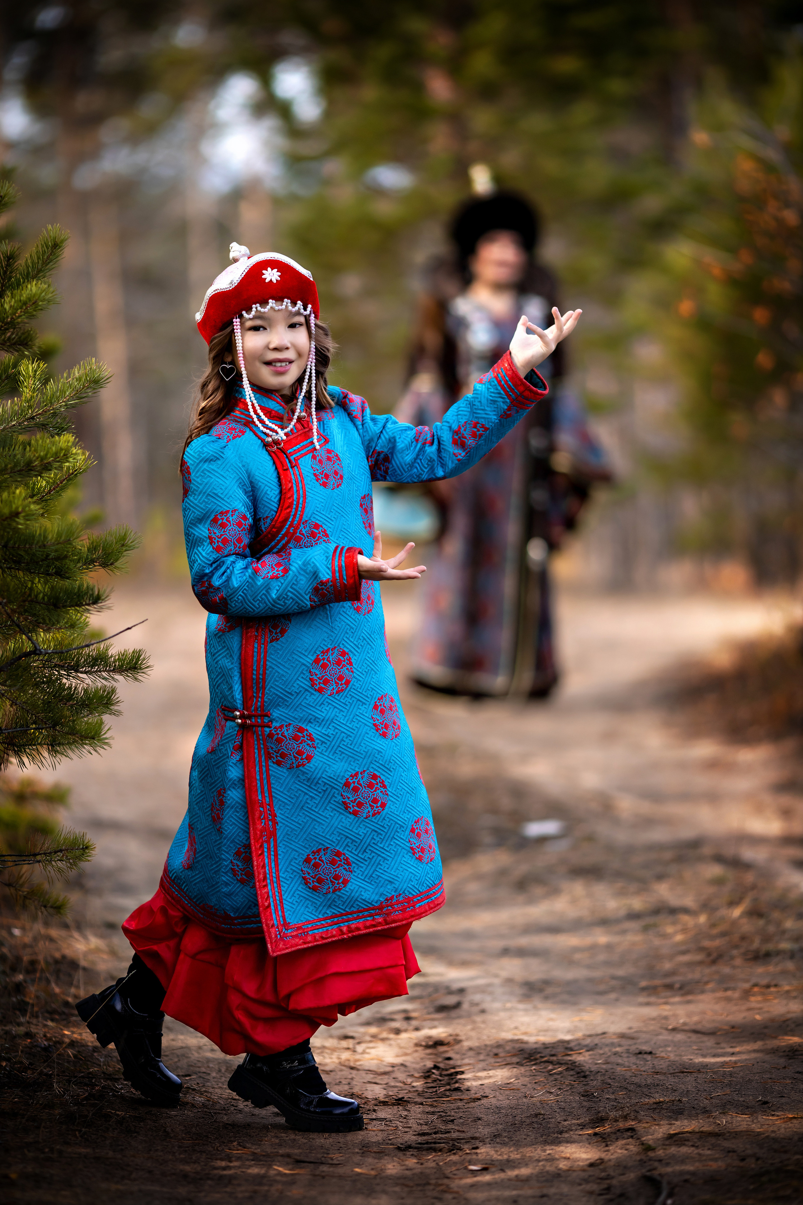 В национальных костюмах. Организую и проведу любые фотосессии в солнечной Бурятии, в Улан-Удэ!
