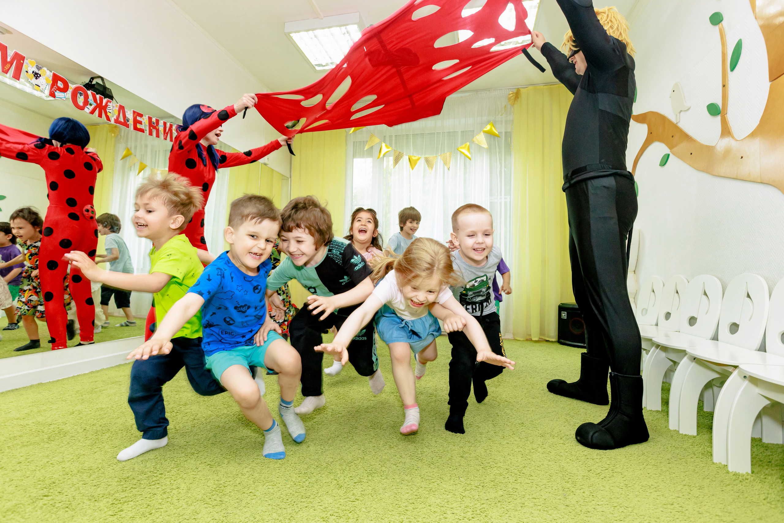 День рождения в детском саду. Выпускные альбомы в Москве и Московской области