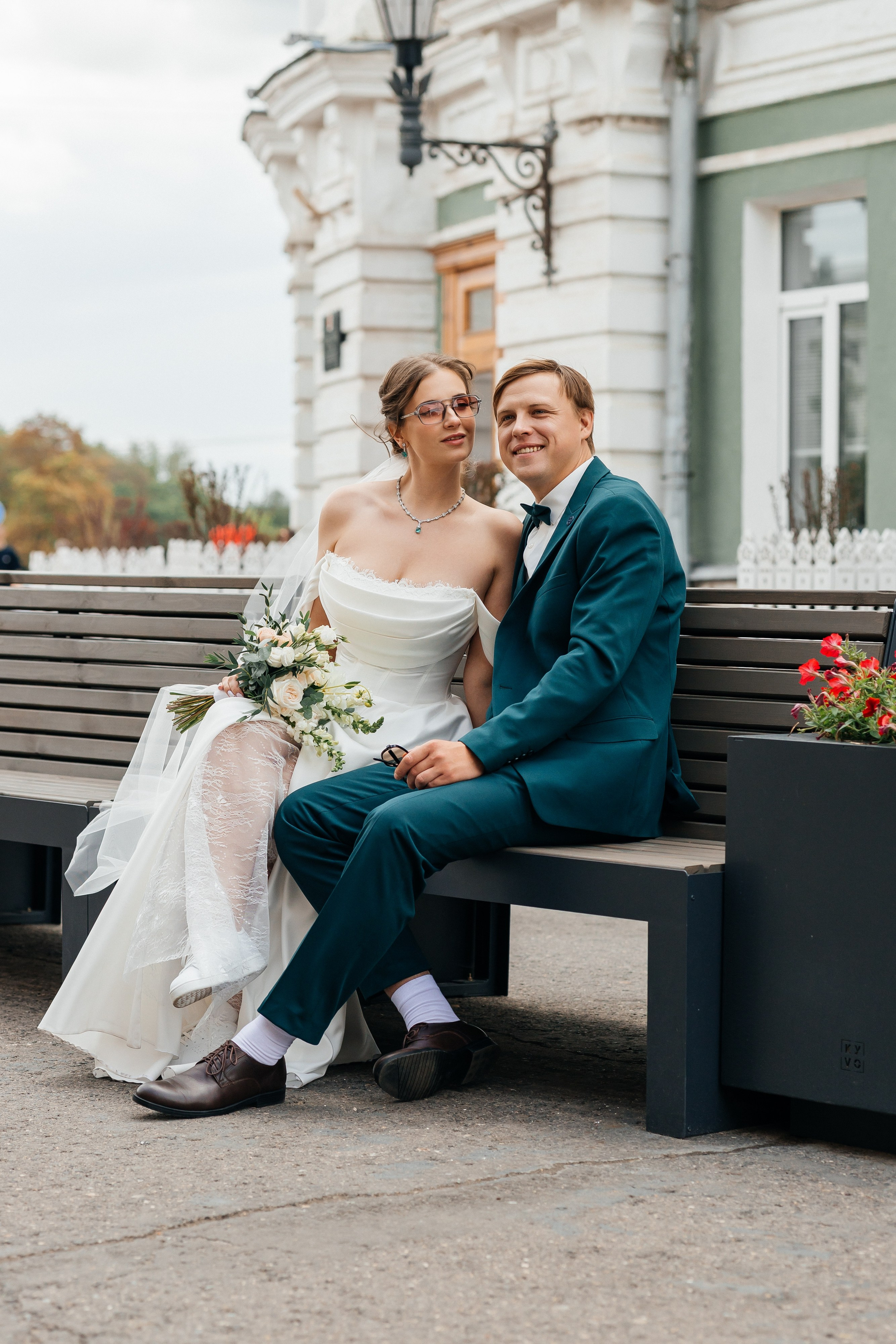 Свадебная прогулка на корабле. Олег Сверчков | Свадебный фотограф Вологда