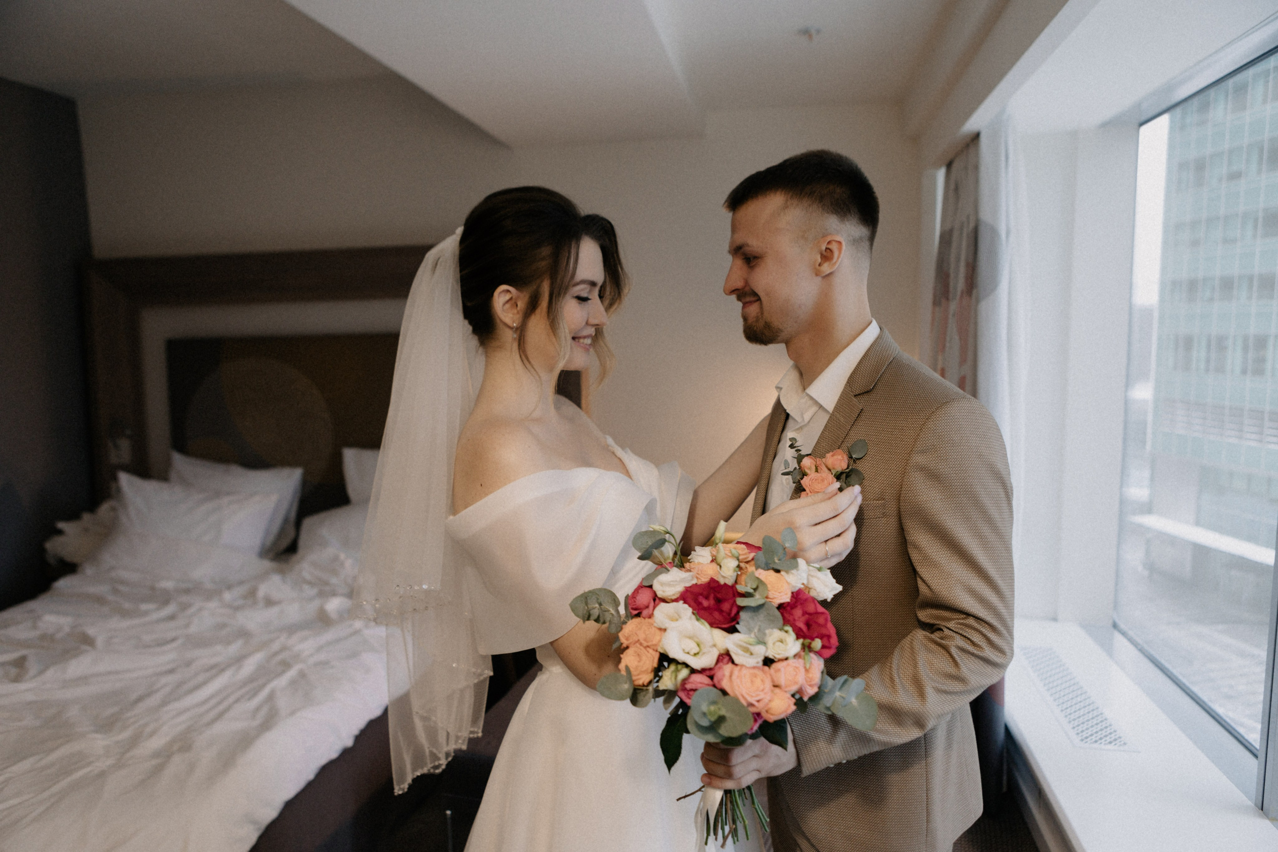 Ксюша и Илья. Утро в отеле роспись в Birds. Свадебный и портретный фотограф в Москве Анастасия Масюк