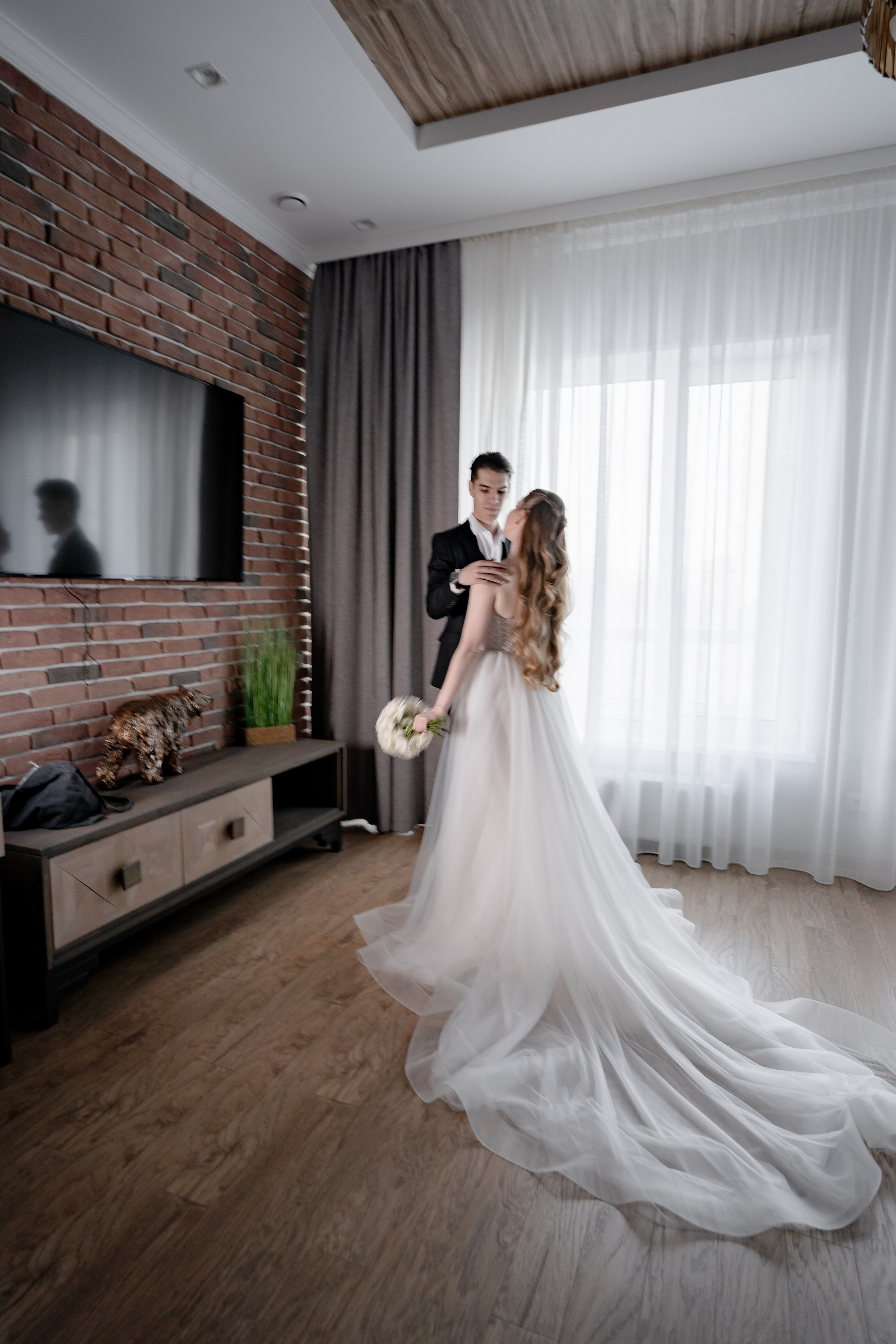 СВАДЕБНАЯ СЬЕМКА СБОРОВ В ОТЕЛЕ И ВЫЕЗД НА ЦЕРЕМОНИЮ (СНЯТО В СИБИРЕ В НИЖНЕВАРТОВСКЕ). Профессиональный фотограф, Санкт-Петербург — Виктория Богомолова