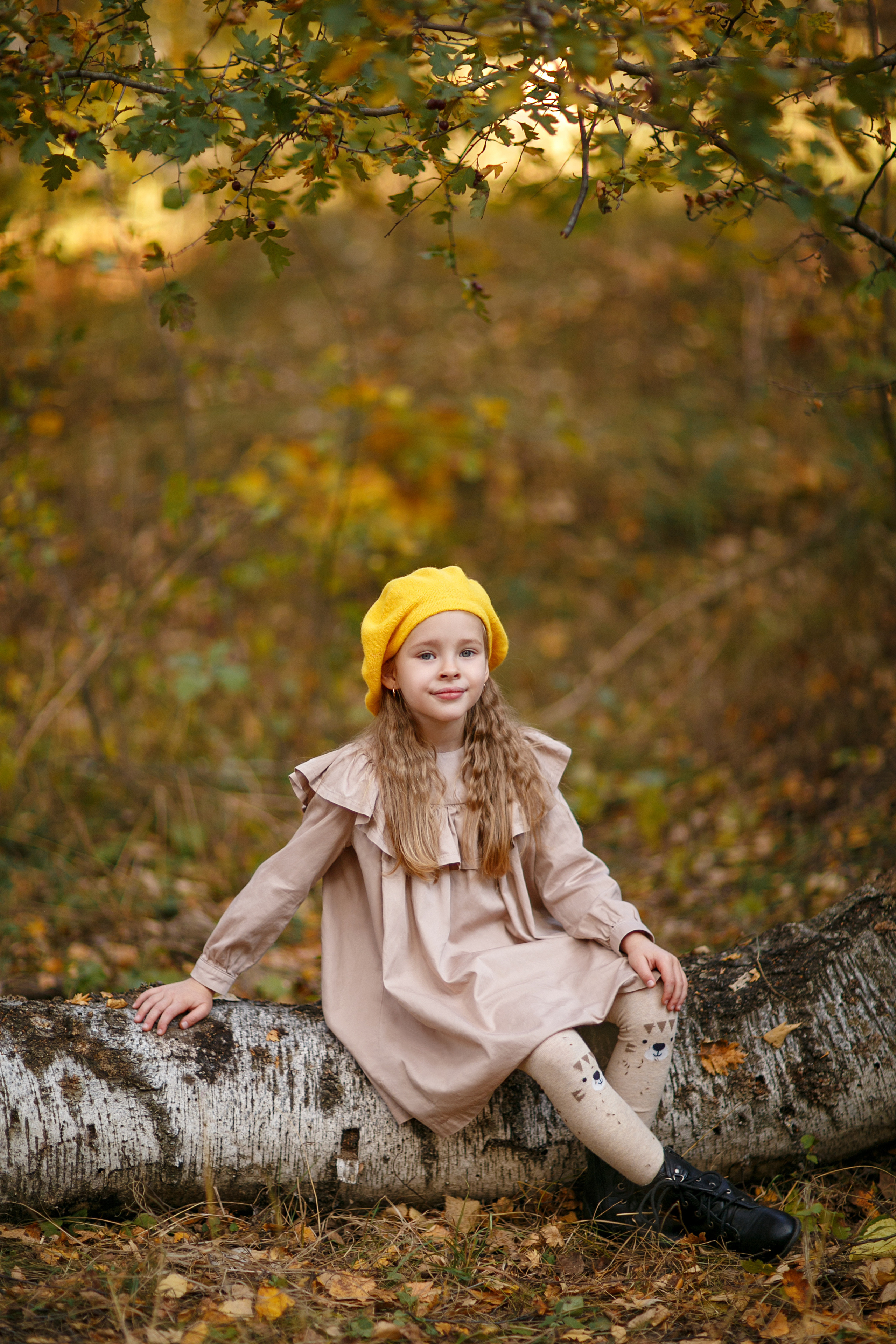 Красивая детская осенняя фотосессия с желтым зонтиком. Семейный и детский фотограф в Саратове Алексей Морковин