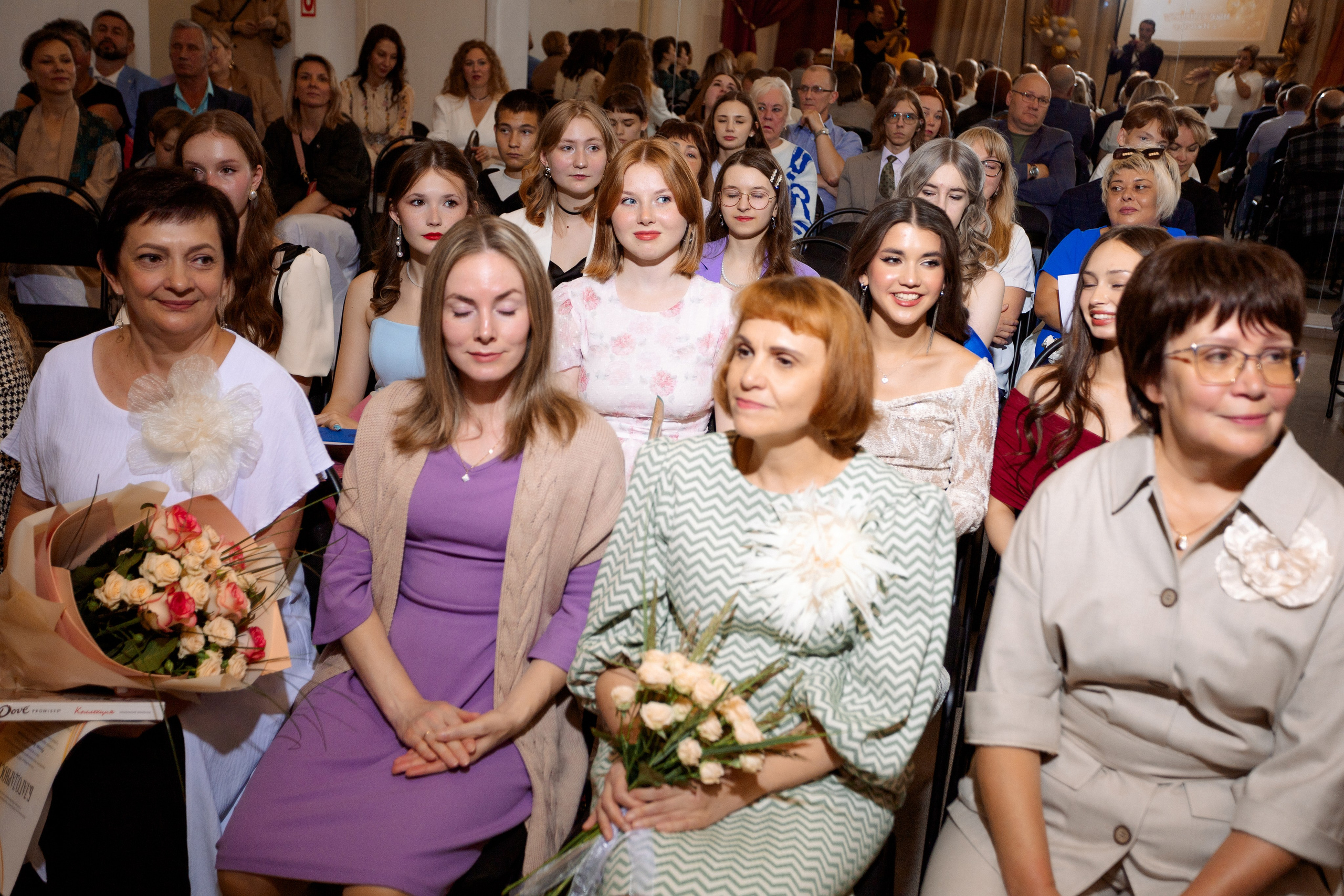 ВРУЧЕНИЕ АТТЕСТАТОВ: Пример. Все фото. Профессиональный фотограф в Ижевске Леша Петров