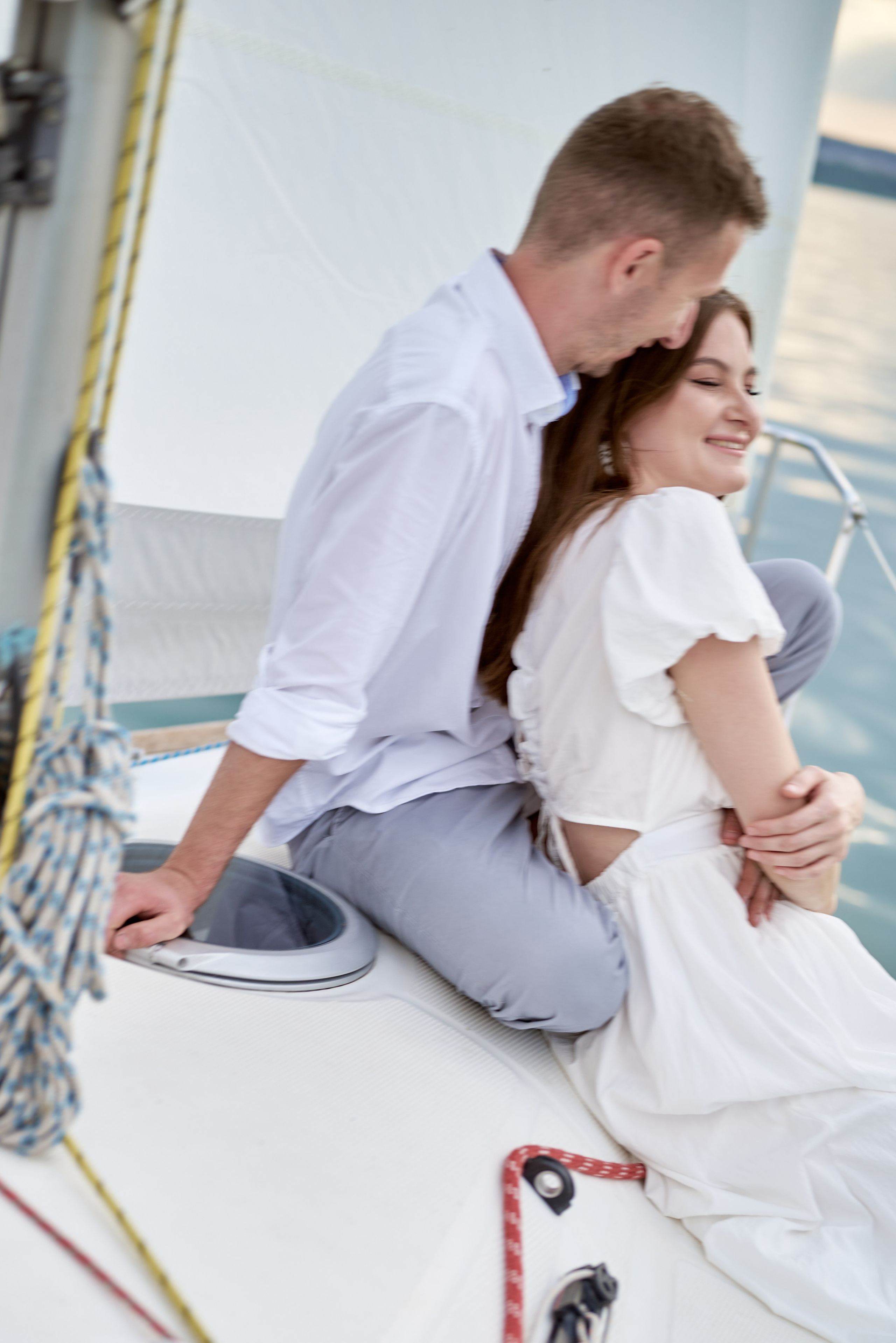 красивая пара на яхте