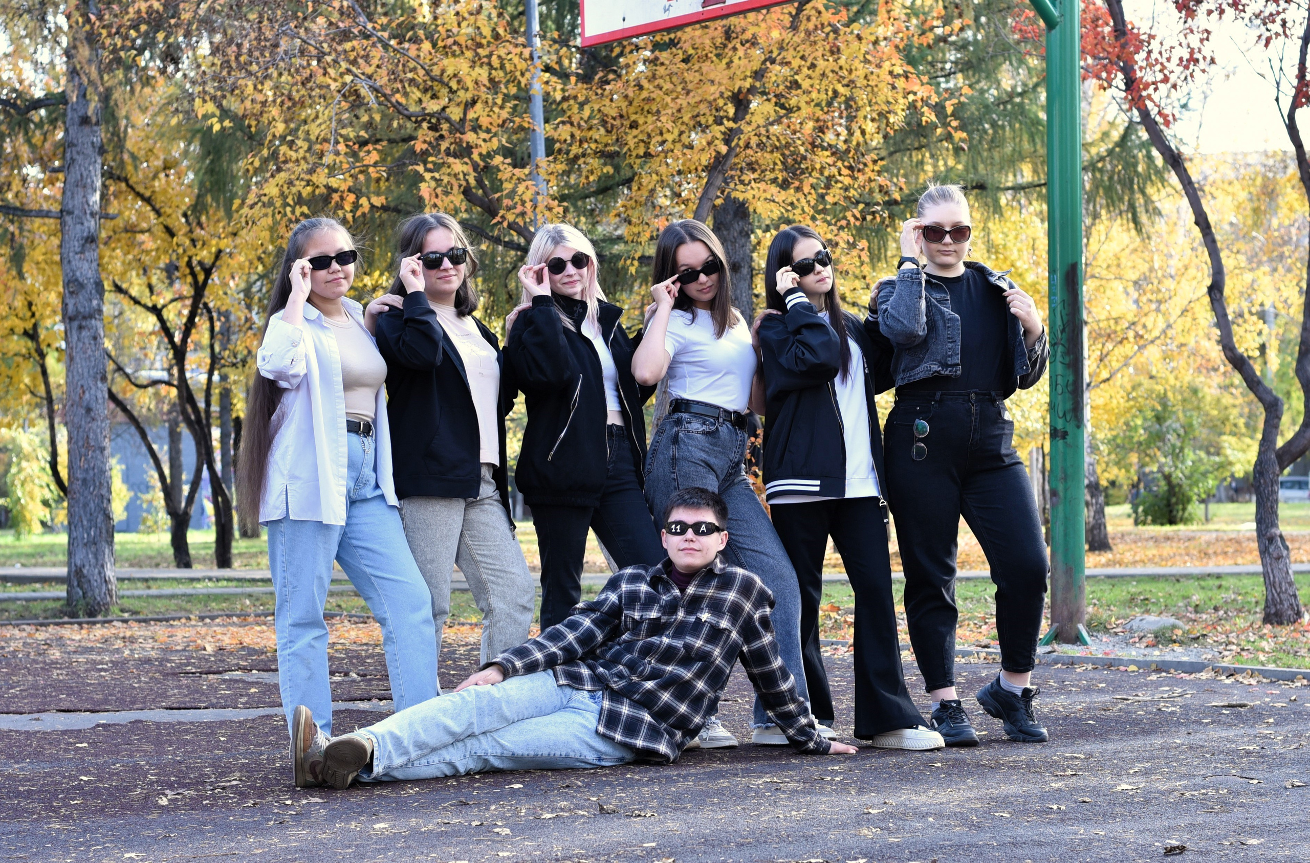 ФОТОСЕССИЯ В ПАРКЕ осень. Школьный фотограф ЛАРИСА МАТВЕЕНКО