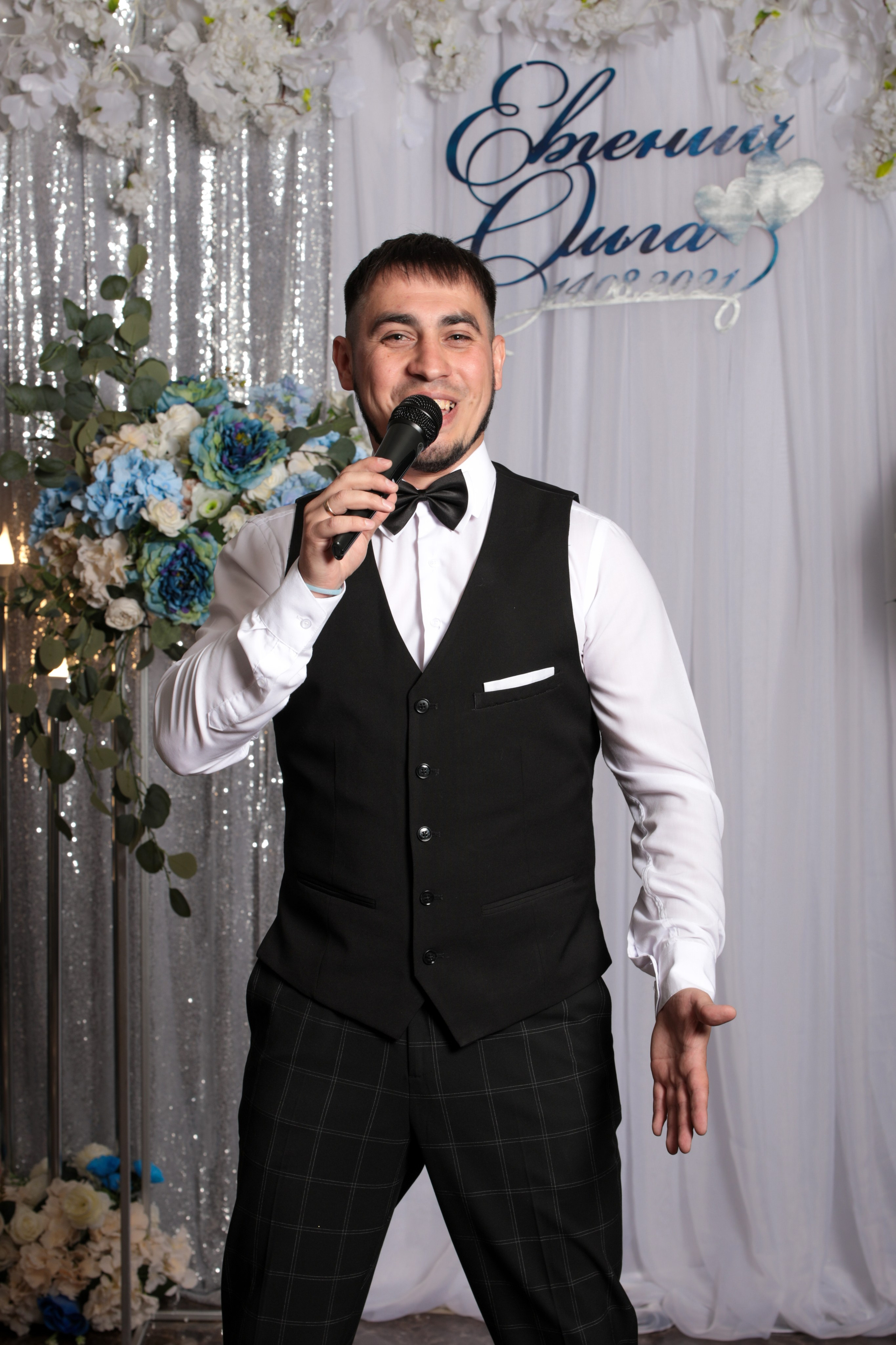 Фото. Ведущий ярких праздников — Сергей Велигодский