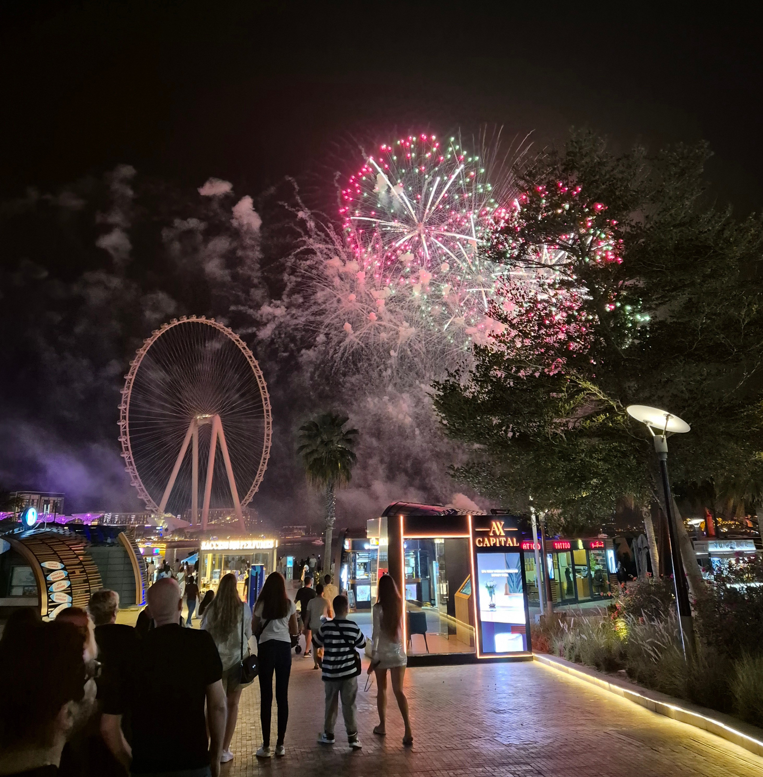 Над морем - салют