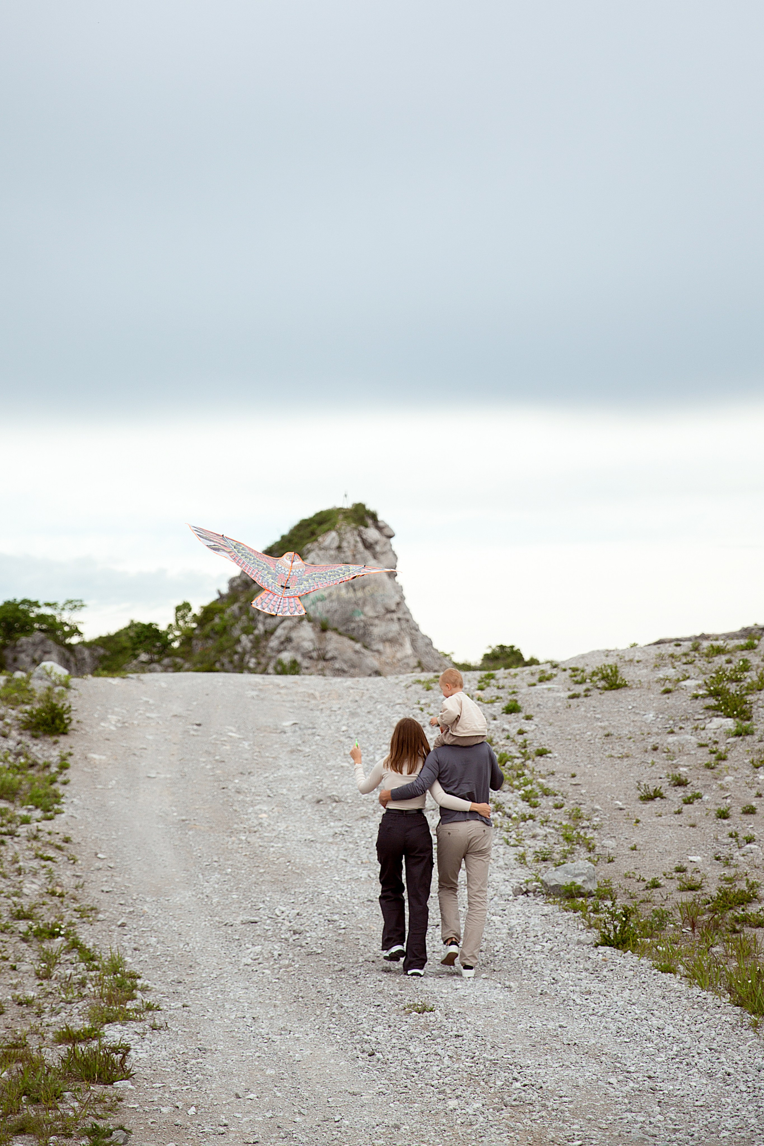 Прогулка с воздушным змеем. Людмила Далидович топовый семейный фотограф Находка/Владивосток