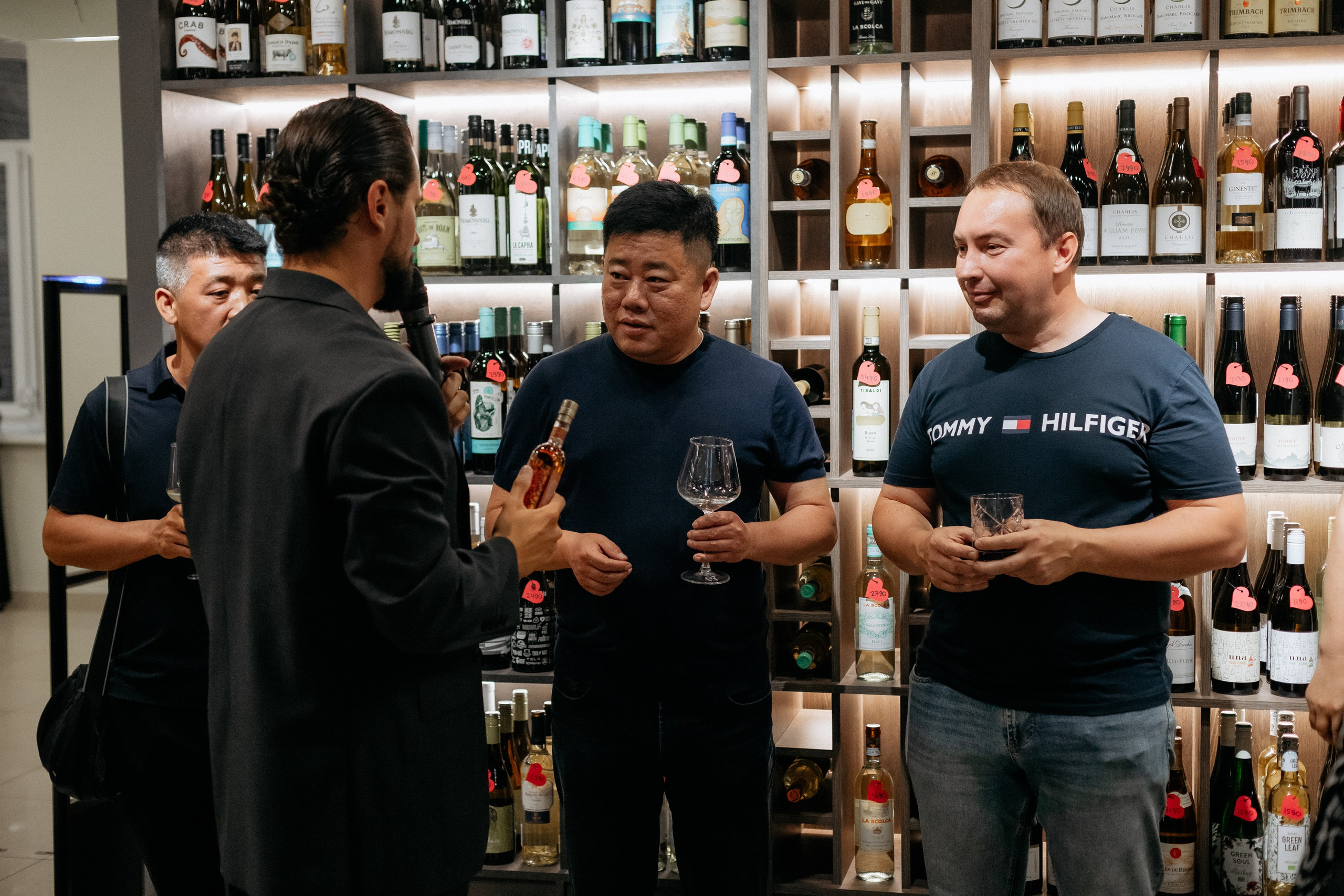 BY SIMPLE ВИНОТЕКА — ОТКРЫТИЕ. СВОИ. ФОТООТЧЕТЫ-СОБЫТИЯ-МЕСТА