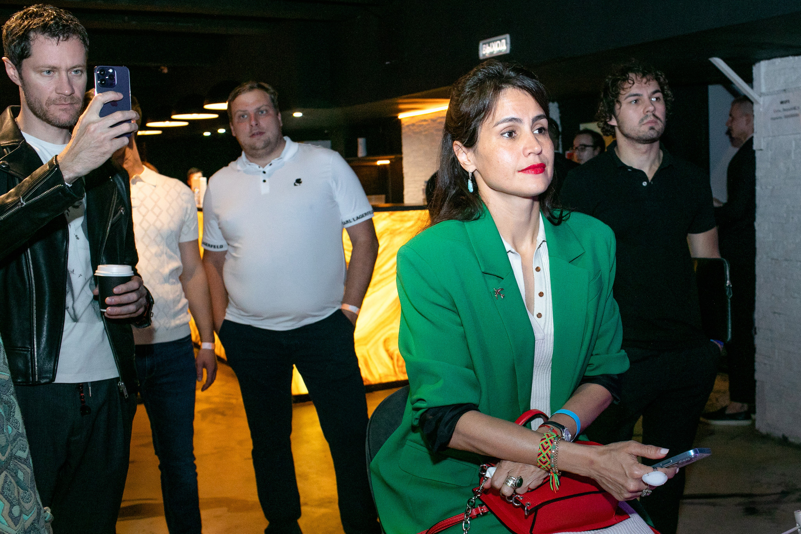 Встреча криптовалюте. Art photographer Nino