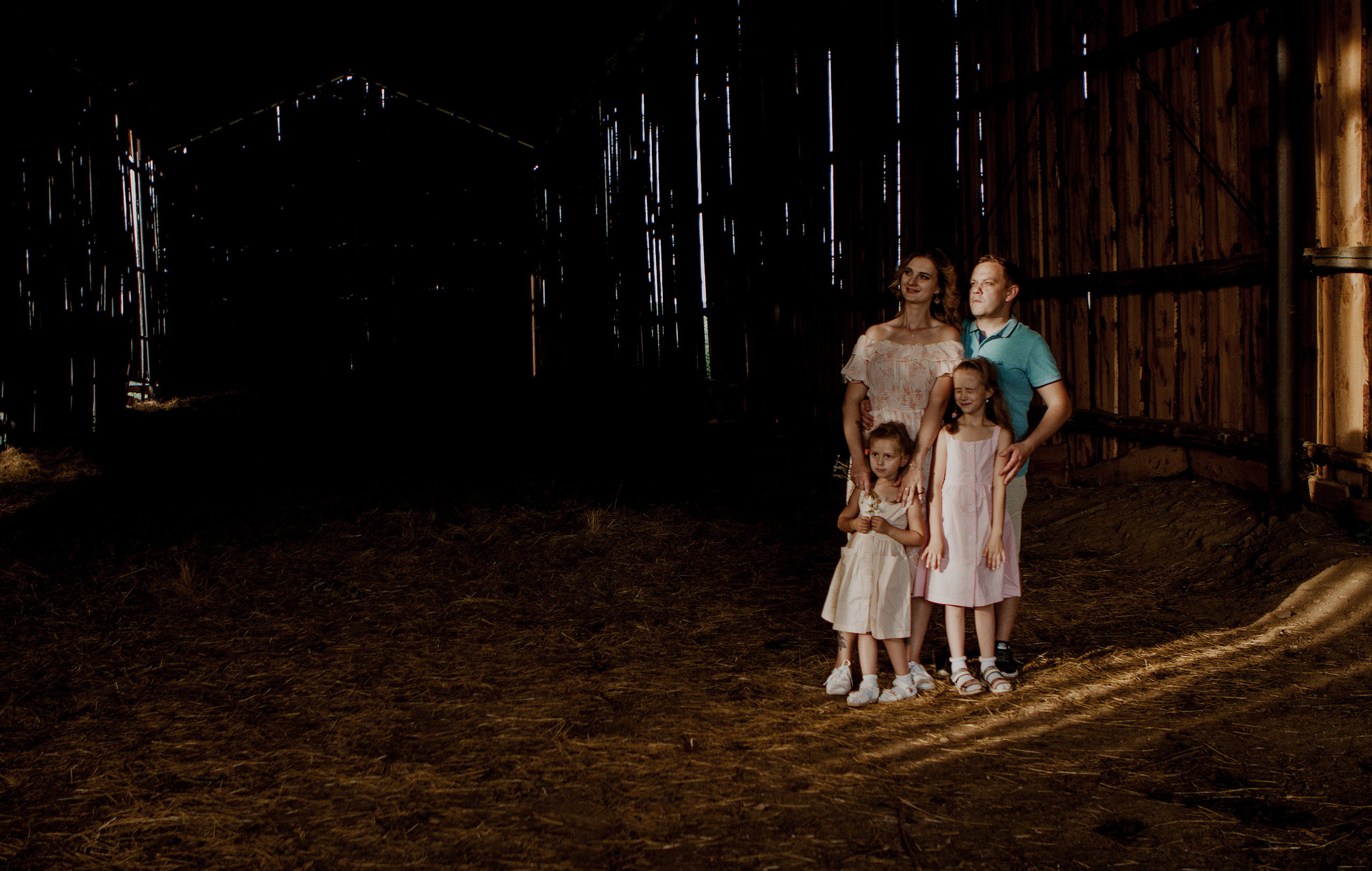 Семейная фотосессия прогулка. Свадебный и семейный фотограф Ибрагимова Мария из Екатеринбурга