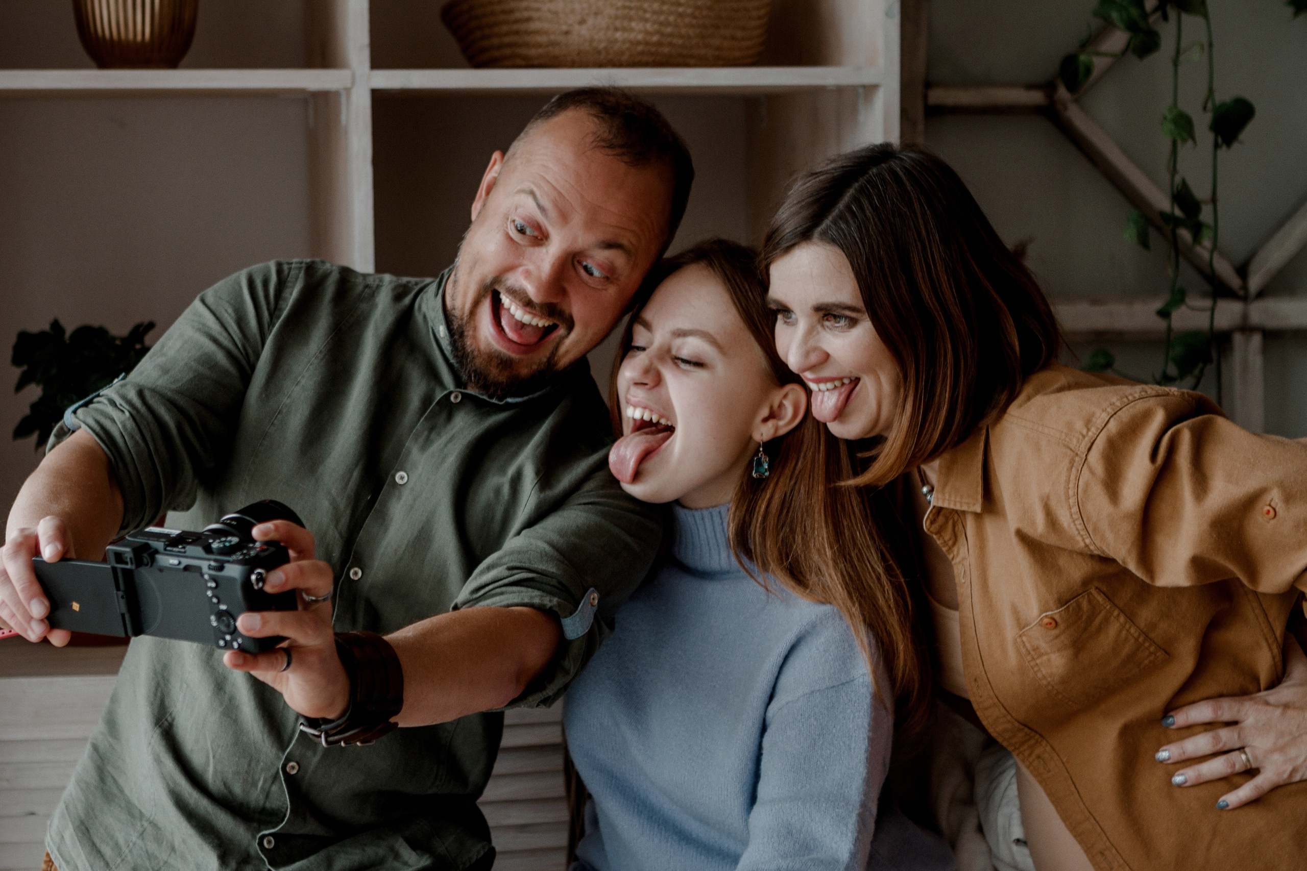 Семейная фотосессия дом. Свадебный и семейный фотограф Ибрагимова Мария из Екатеринбурга