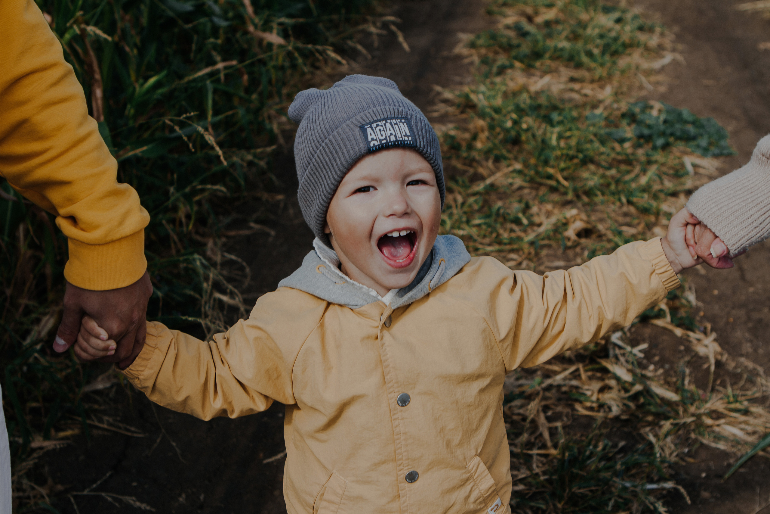 Семейная фотосессия природа. Свадебный и семейный фотограф Ибрагимова Мария из Екатеринбурга