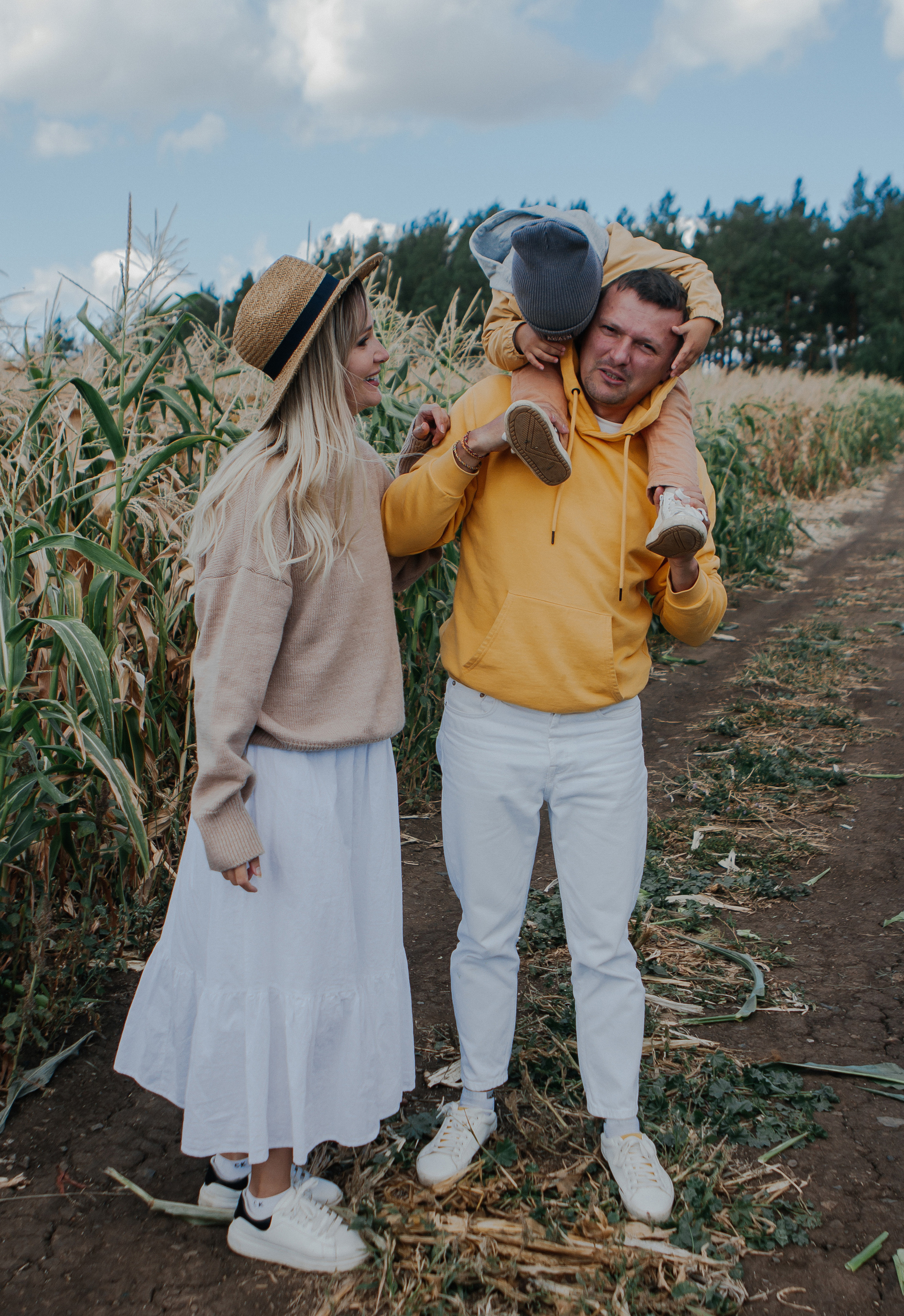 Семейная фотосессия природа. Свадебный и семейный фотограф Ибрагимова Мария из Екатеринбурга