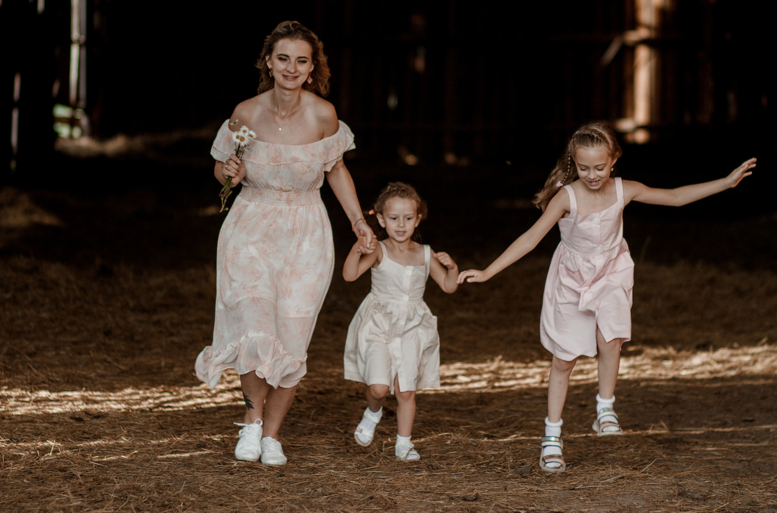 Семейная фотосессия прогулка. Свадебный и семейный фотограф Ибрагимова Мария из Екатеринбурга