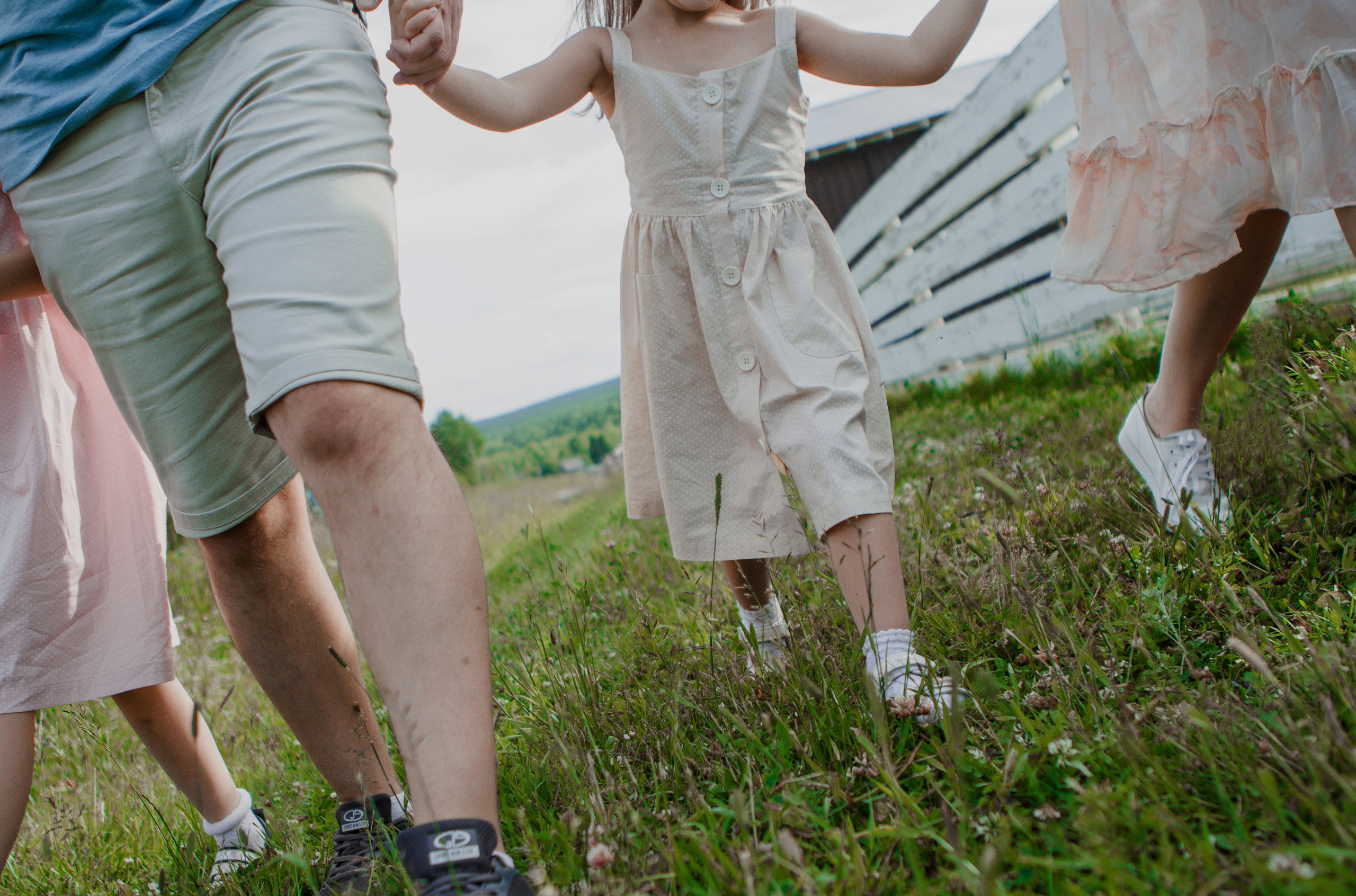 Семейная фотосессия прогулка. Свадебный и семейный фотограф Ибрагимова Мария из Екатеринбурга
