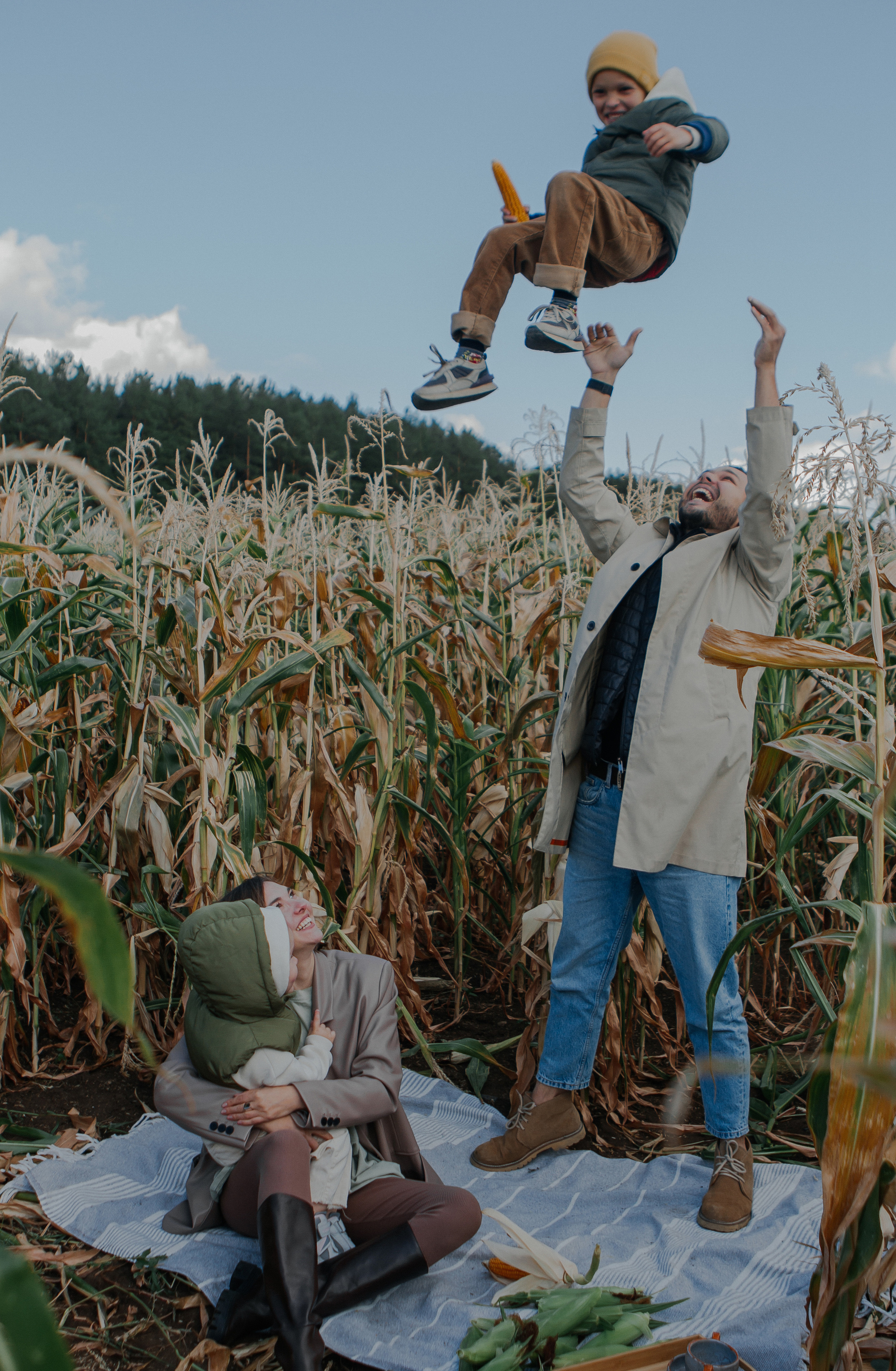 Семейная фотосессия природа. Свадебный и семейный фотограф Ибрагимова Мария из Екатеринбурга