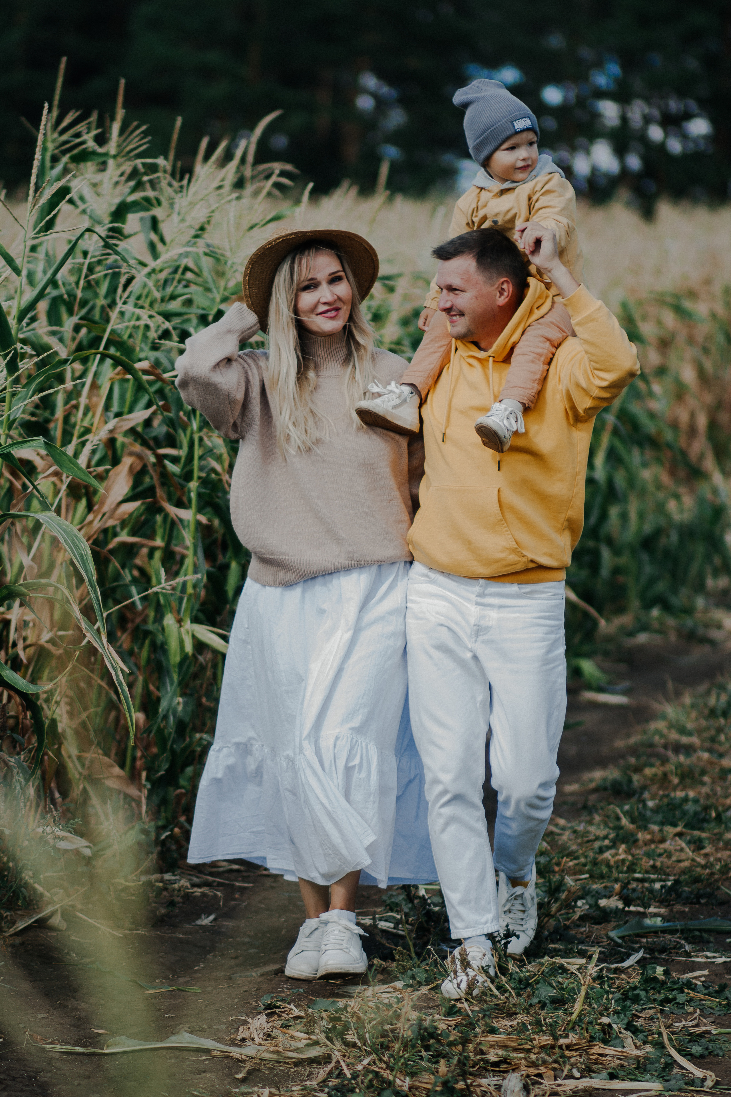 Семейная фотосессия природа. Свадебный и семейный фотограф Ибрагимова Мария из Екатеринбурга