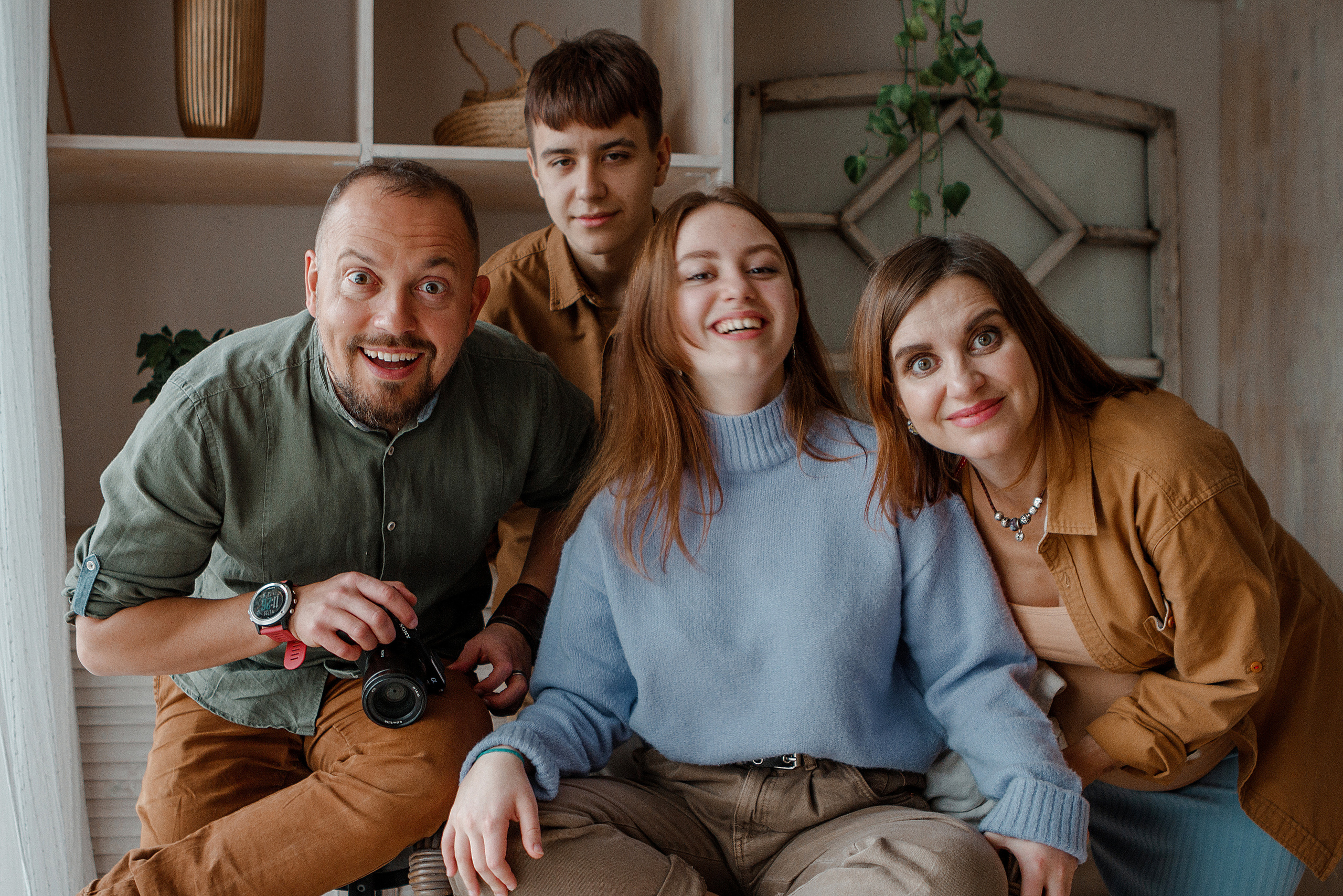 Семейная фотосессия дом. Свадебный и семейный фотограф Ибрагимова Мария из Екатеринбурга